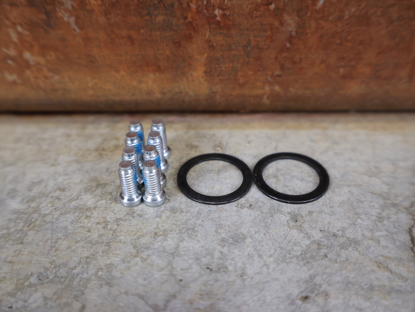 Kurbel von Sram, SRAM RED AXS KURBELARME D1 DUB 8 - BOLT / TEAM EDITION - RACE / 170MM vor USEDBIKES - OB.DE Hintergrund