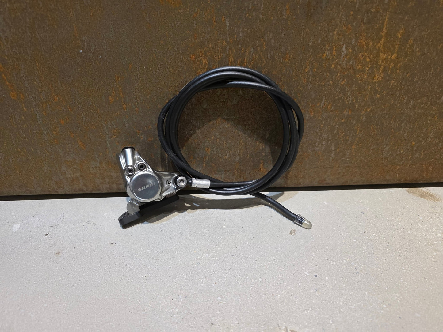 Brems - / Schalthebel von Sram, SRAM RED ETAP 11 FACH BREMS - / SCHALTHEBEL DISC vor USEDBIKES - OB.DE Hintergrund