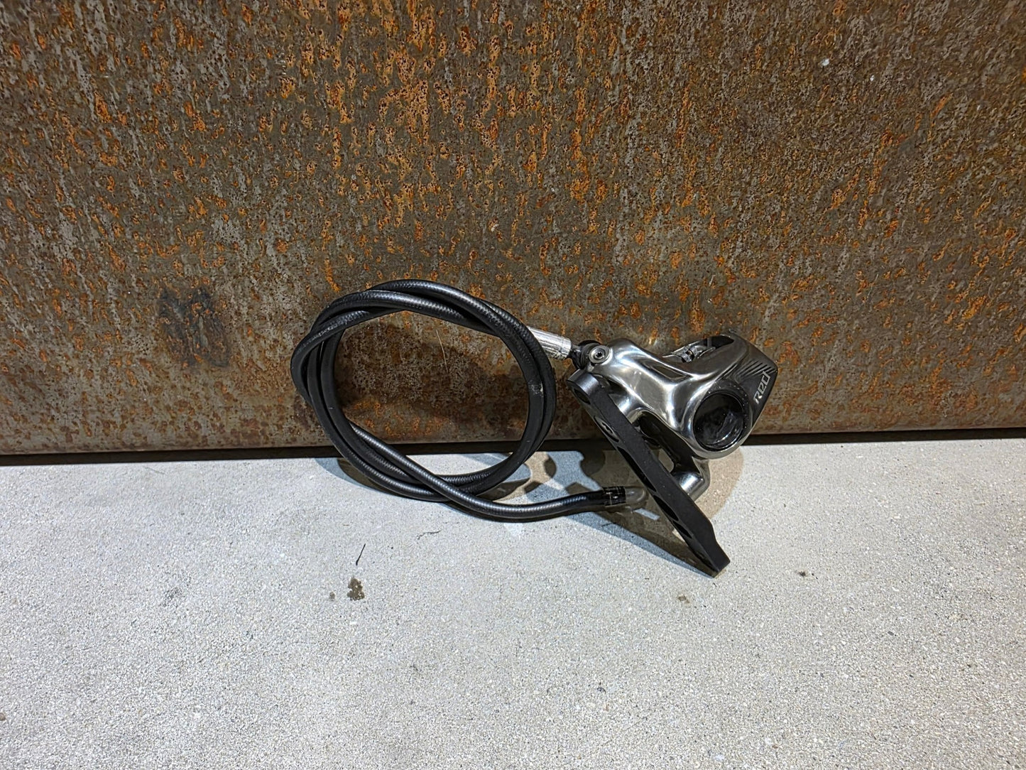 Brems - / Schalthebel von Sram, SRAM RED ETAP 11 FACH BREMS - / SCHALTHEBEL DISC vor USEDBIKES - OB.DE Hintergrund