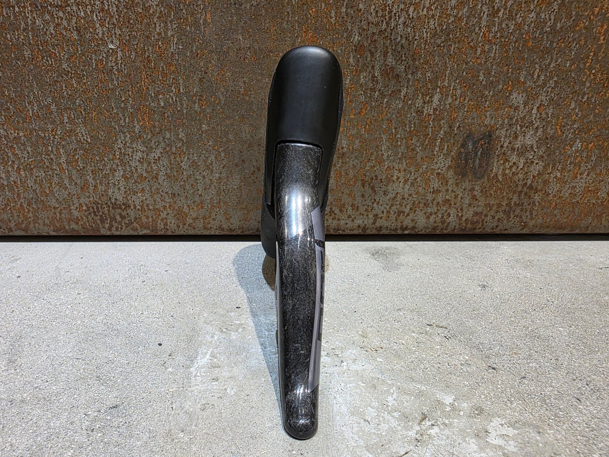 Brems - / Schalthebel von Sram, SRAM RED ETAP AXS D1 BREMS - / SCHALTHEBEL DISC vor USEDBIKES - OB.DE Hintergrund