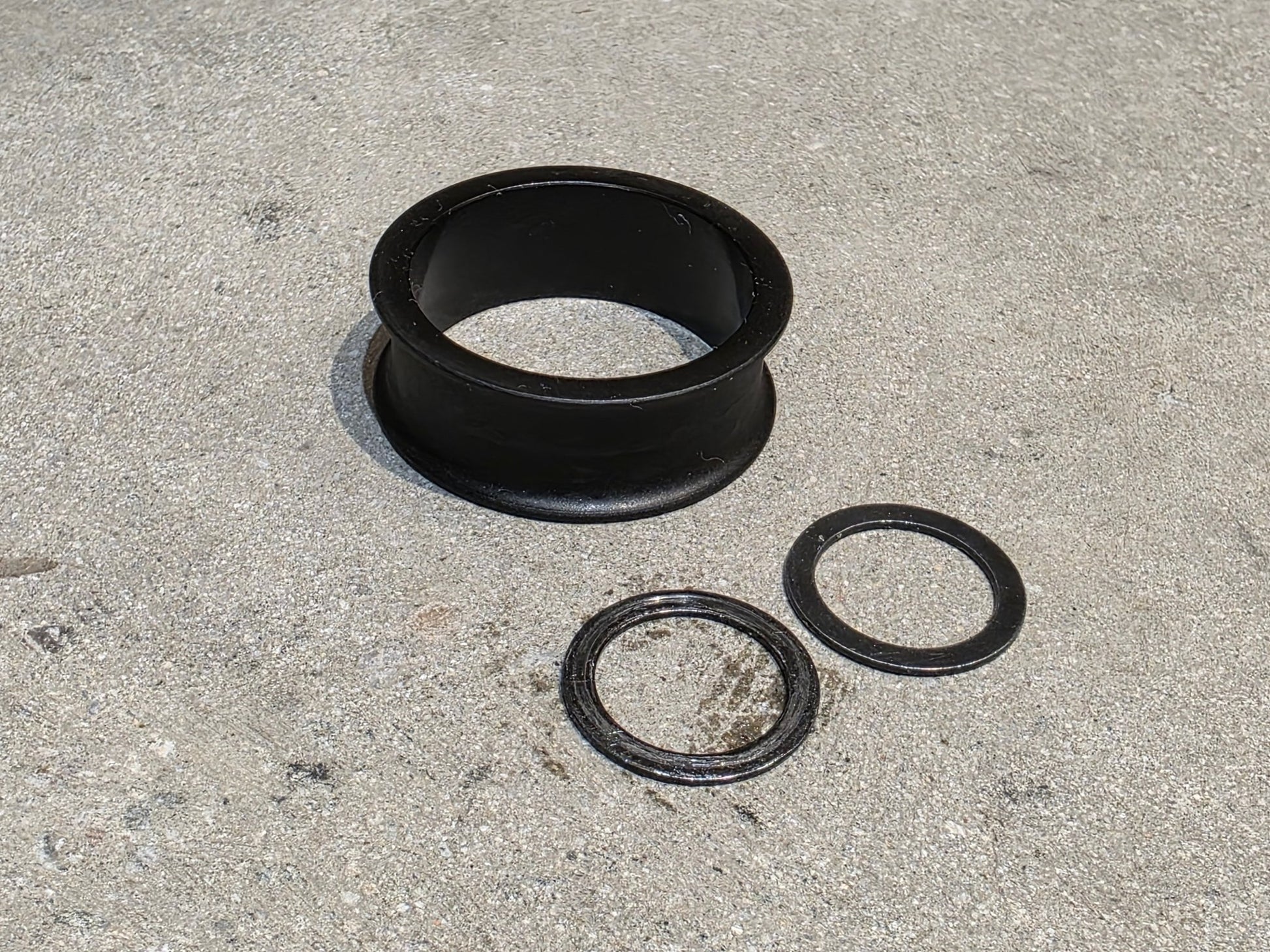 Kurbel von Sram, SRAM RED QUARQ KURBEL / POWER READY / 50 - 34 ZÄHNE / 11 FACH / 170MM vor USEDBIKES - OB.DE Hintergrund