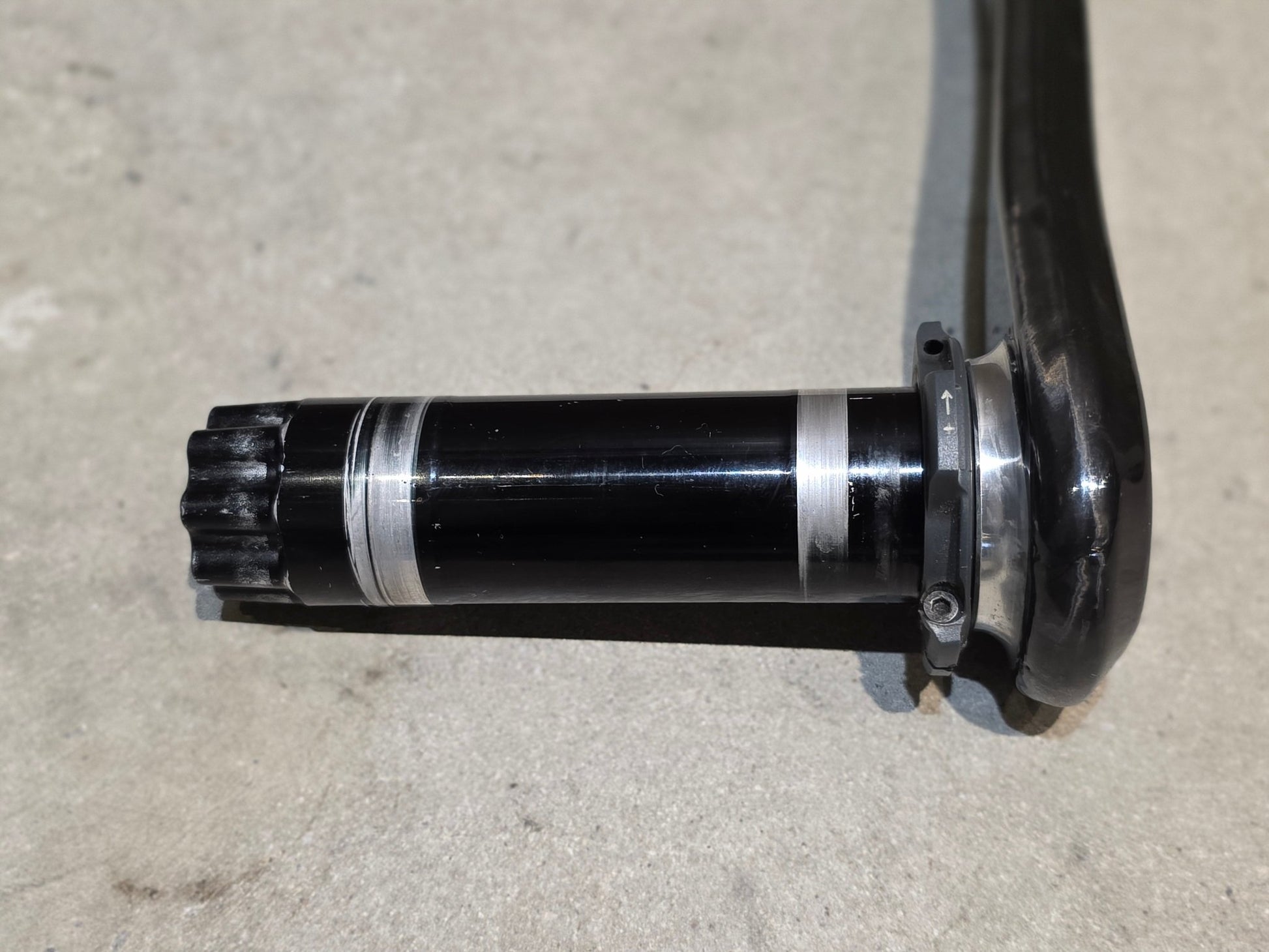 Kurbel von Sram, SRAM RED QUARQ KURBELARME / POWER READY / 8 - BOLT / 11 FACH / 172,5MM vor USEDBIKES - OB.DE Hintergrund