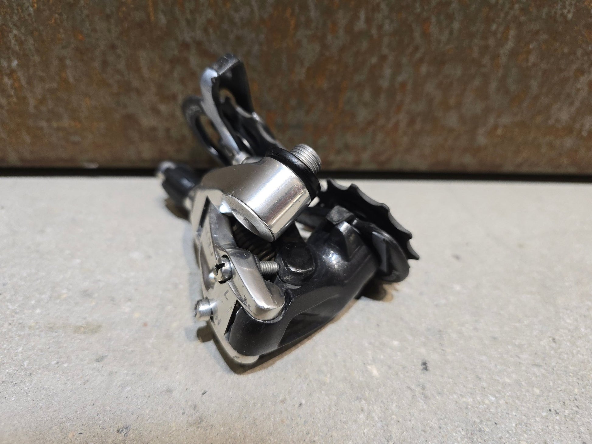 Schaltgruppen von Sram, SRAM RED SCHALTGRUPPE FELGENBREMSE FD / RD / SHIFTER 2 X 10 FACH in variant_title vor USEDBIKES - OB.DE Hintergrund