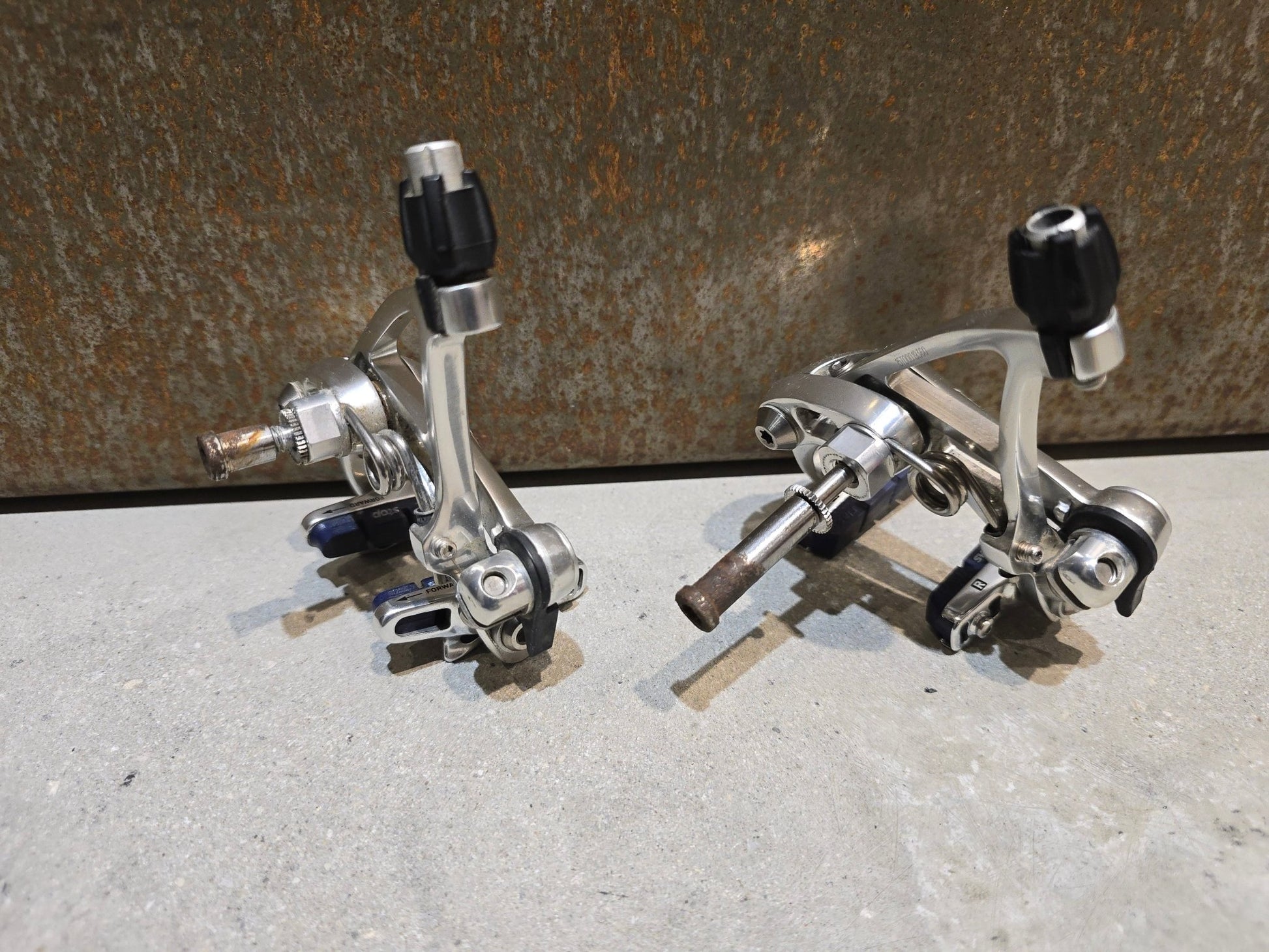 Schaltgruppen von Sram, SRAM RED SCHALTGRUPPE FELGENBREMSE FD / RD / SHIFTER 2 X 10 FACH in variant_title vor USEDBIKES - OB.DE Hintergrund