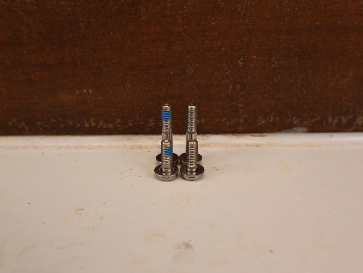 Brems-/ Schalthebel von Sram, SRAM RIVAL AXS D1 SCHEIBENBREMSE SET / FLATMOUNT vor USEDBIKES-OB.DE Hintergrund