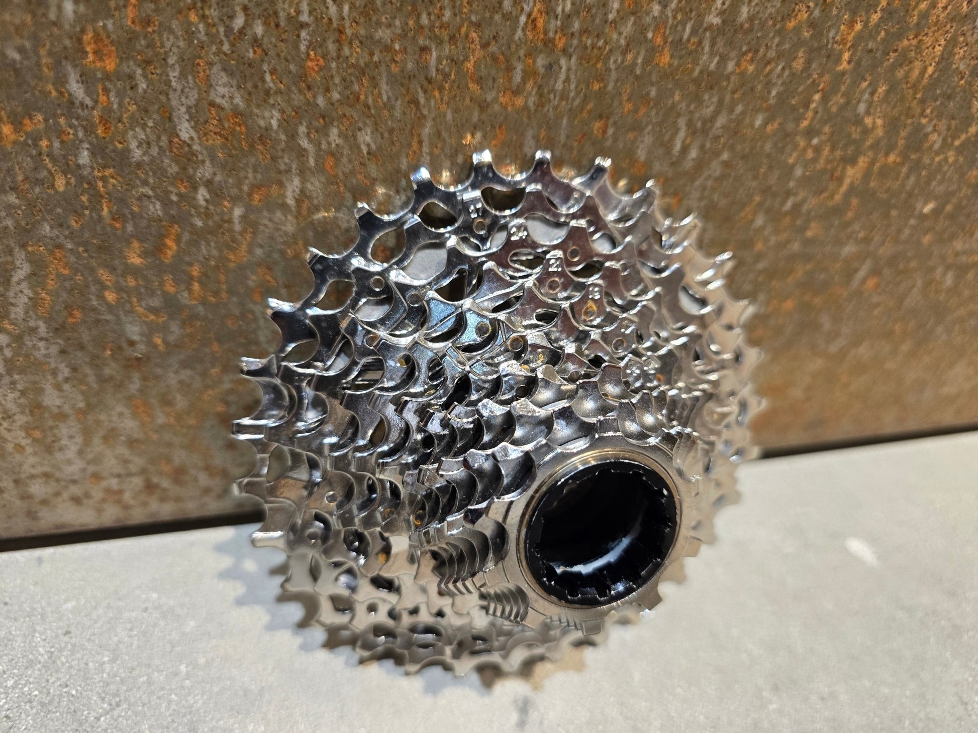 Kassette & Zahnkränze von Sram, SRAM RIVAL XG 1250 KASSETTE ZAHNKRANZ 10 - 30 ZÄHNE B - WARE in variant_title vor USEDBIKES - OB.DE Hintergrund