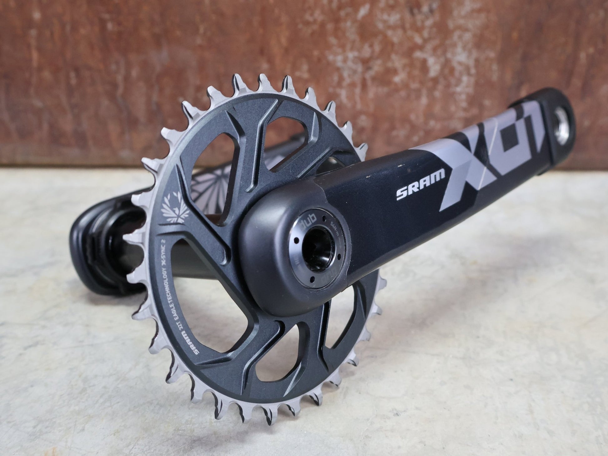 Schaltungsteile von Sram, SRAM X01 EAGLE DUB WIDE KURBELGARNITUR 32 ZÄHNE / 175MM vor USEDBIKES - OB.DE Hintergrund