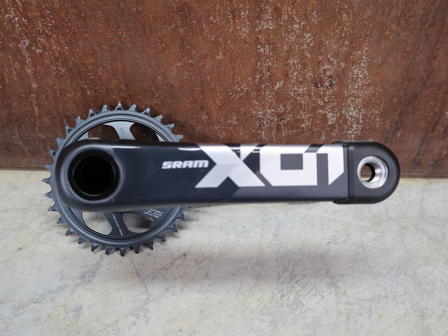 Schaltungsteile von Sram, SRAM X01 EAGLE DUB WIDE KURBELGARNITUR 32 ZÄHNE / 175MM vor USEDBIKES - OB.DE Hintergrund