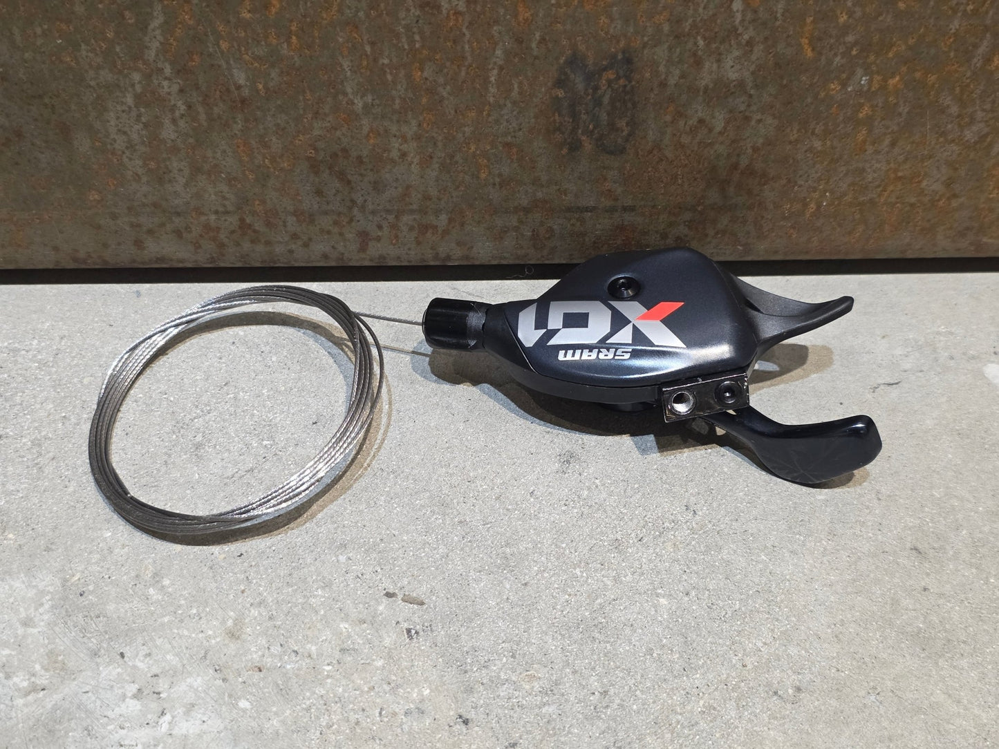 Schaltungsteile von Sram, SRAM X01 EAGLE TRIGGER SCHALTHEBEL 12 FACH / SINGLE CLICK E - MTB vor USEDBIKES - OB.DE Hintergrund