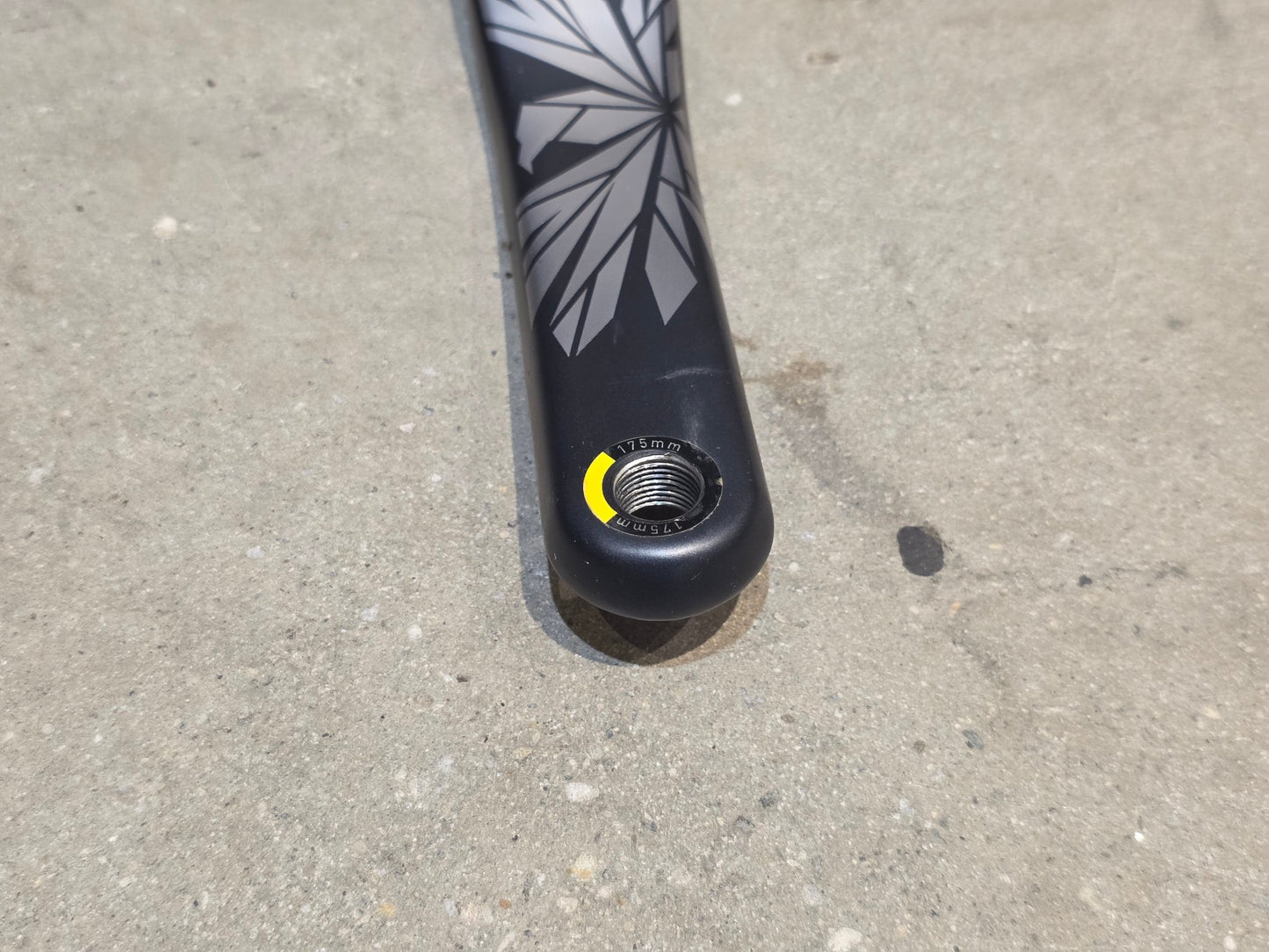 Kurbel von Sram, SRAM XO1 KURBEL EAGLE DUB / BOOST / 32 ZÄHNE / 175MM vor USEDBIKES - OB.DE Hintergrund