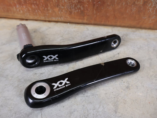 Kurbel von Sram, SRAM XX SL EAGLE KURBELARME / DUB – 8 - BOLT – Q168 – 175 MM vor USEDBIKES - OB.DE Hintergrund