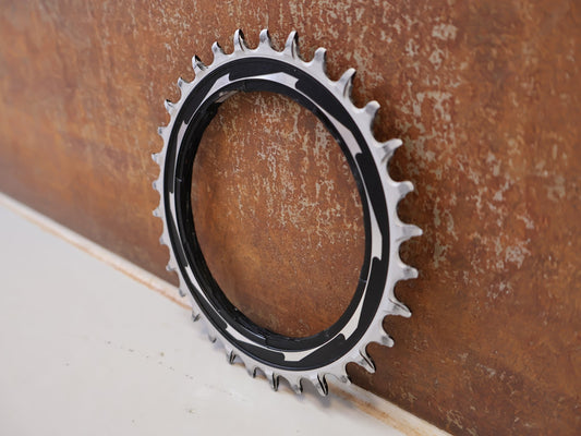 Kettenblatt von Sram, SRAM XX SL EAGLE T TYPE KETTENBLATT 32Z THREAD MOUNT / 0MM OFFSET vor USEDBIKES-OB.DE Hintergrund