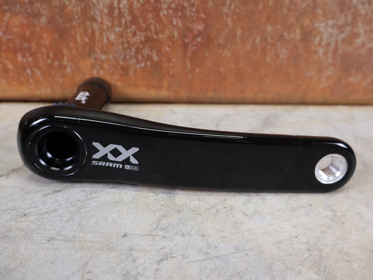 Kurbel von Sram, SRAM XX SL EAGLE TRANSMISSION KURBELGARNITUR – DUB MTB WIDE / 55 MM – 165 MM – 34 Z vor USEDBIKES - OB.DE Hintergrund