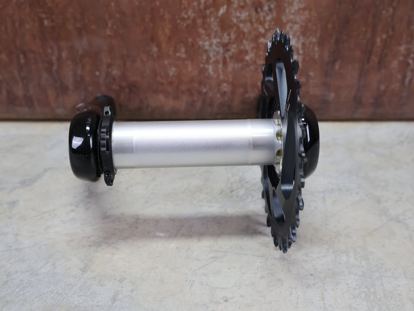 Schaltungsteile von Sram, SRAM XX1 EAGLE DUB KURBELGARNITUR 32 ZÄHNE / 175MM vor USEDBIKES - OB.DE Hintergrund