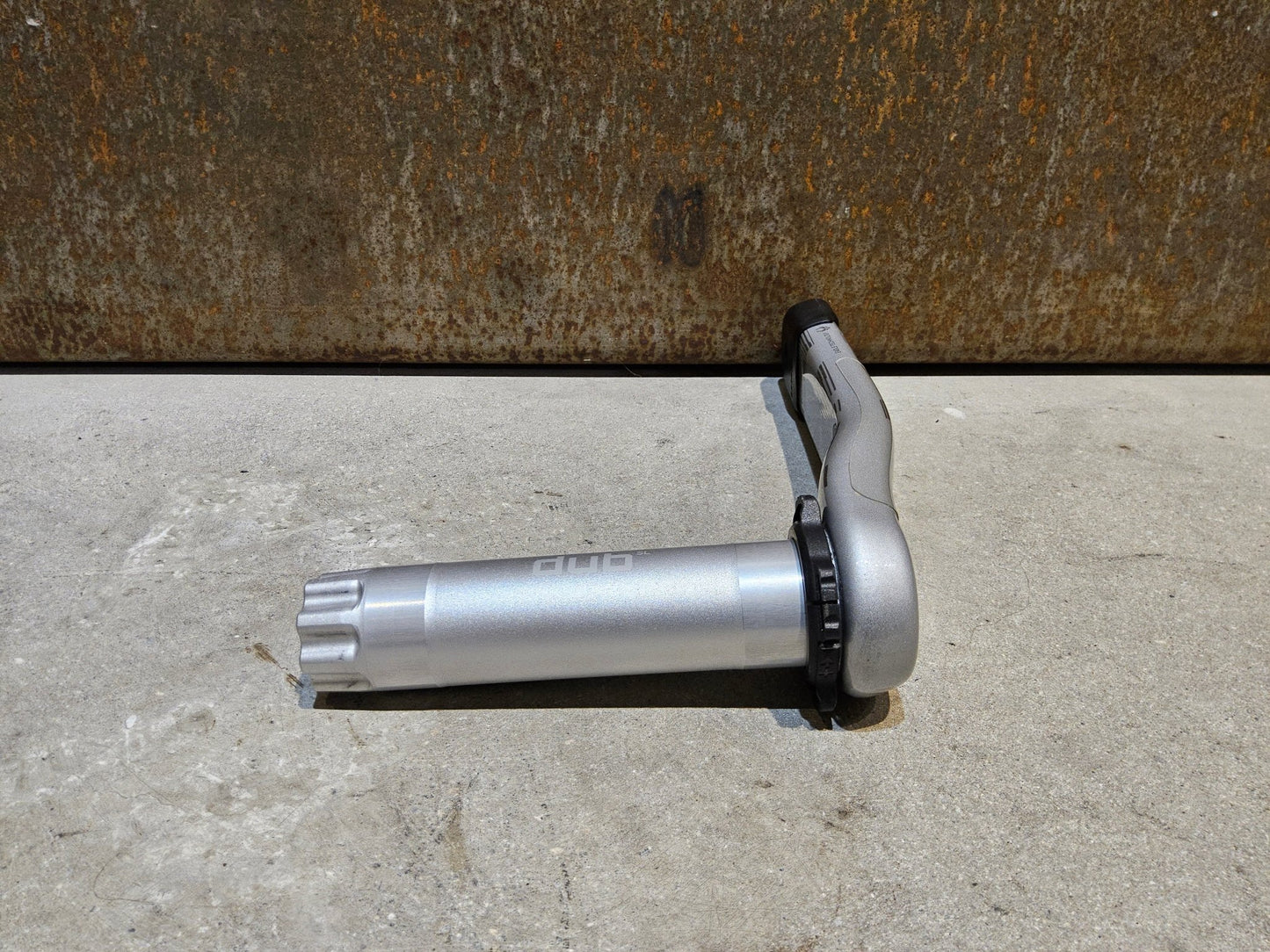 Kurbel von Sram, SRAM XX1 EAGLE KURBELARME 3 - BOLT 175MM OFFSET / N1NO SONDEREDITION vor USEDBIKES - OB.DE Hintergrund