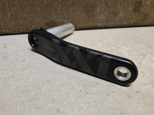 Kurbel von Sram, SRAM XX1 KURBELARM EAGLE DUB / 165MM / LINKS in variant_title vor USEDBIKES - OB.DE Hintergrund