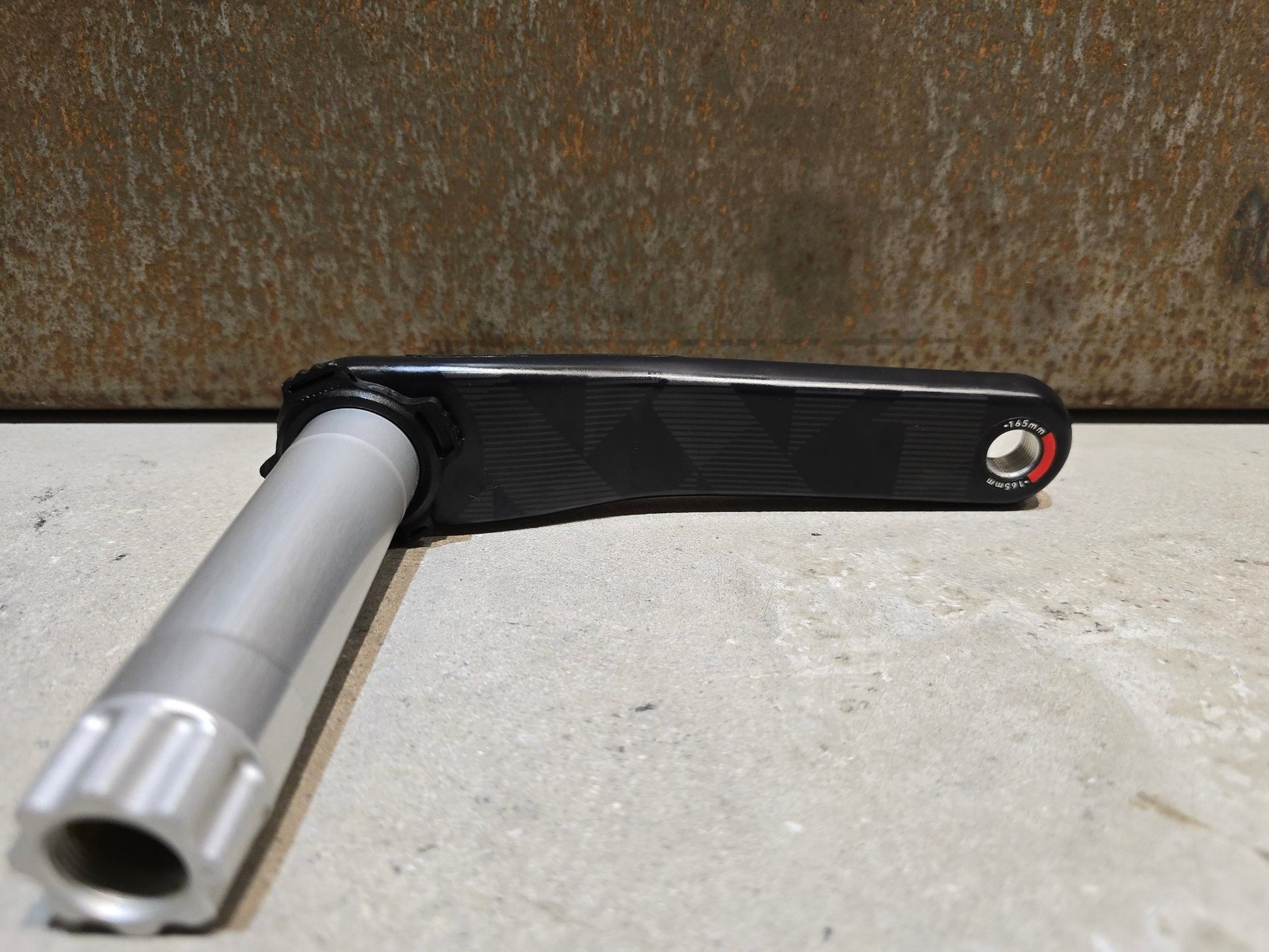 Kurbel von Sram, SRAM XX1 KURBELARM EAGLE DUB / 165MM / LINKS in variant_title vor USEDBIKES - OB.DE Hintergrund