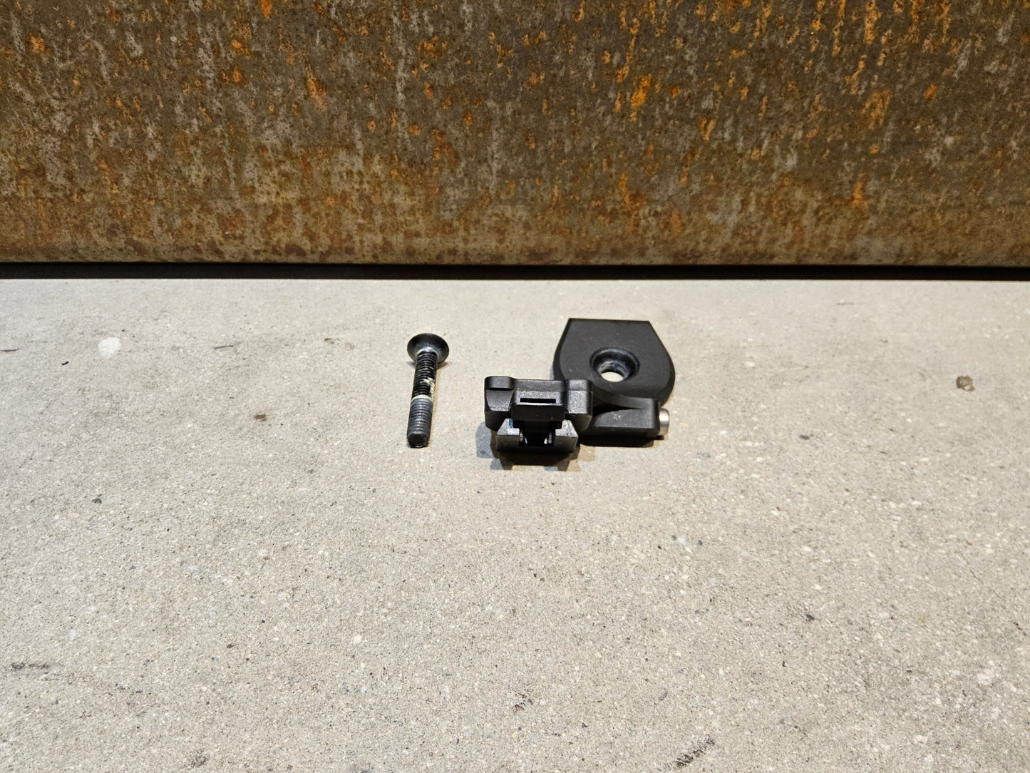 Computerhalterung von SRM, SRM POWERCONTROL COMPUTERMOUNT SCOTT FRASER IC TOP CAP vor USEDBIKES - OB.DE Hintergrund