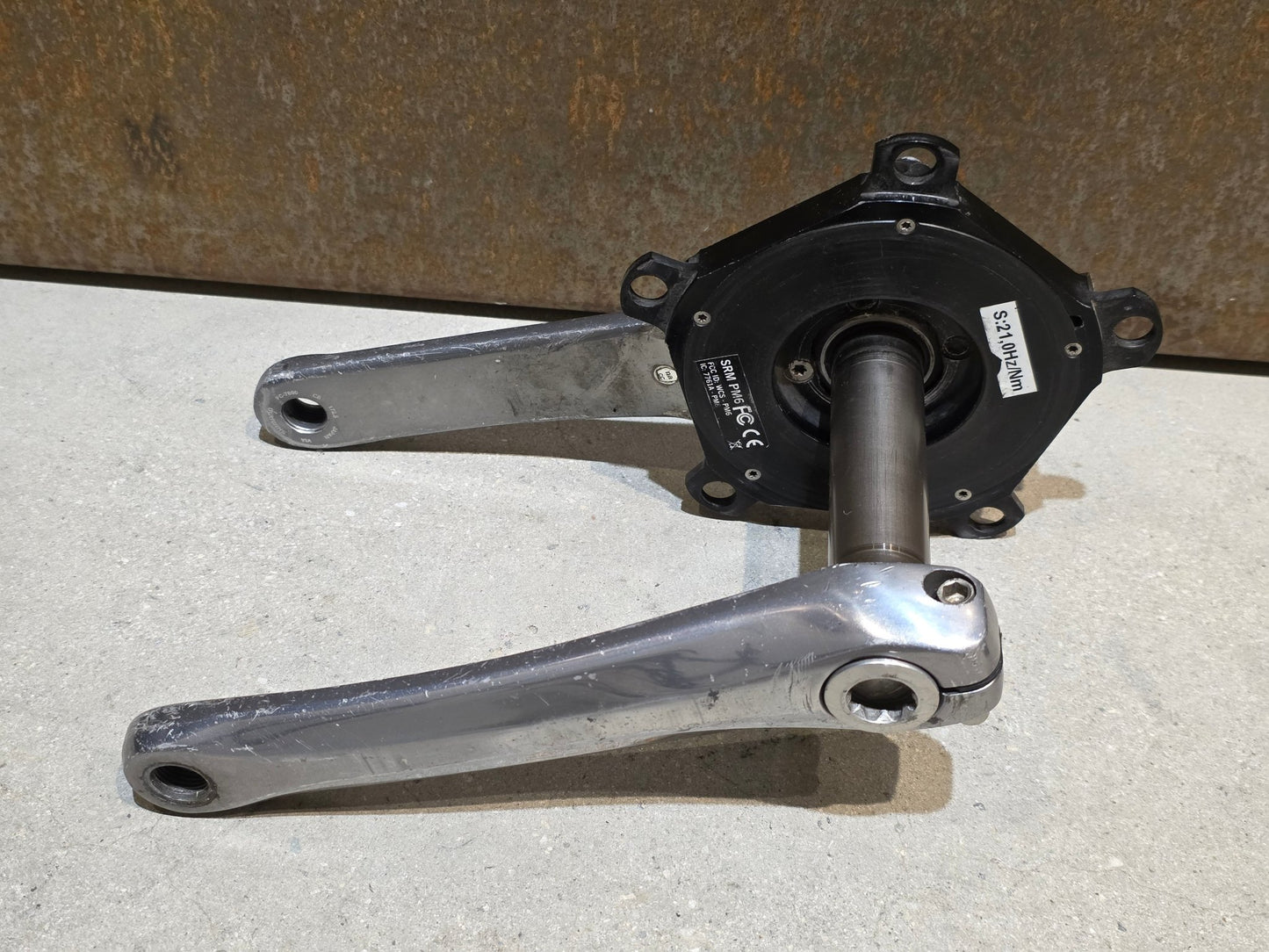 Powermeter von SRM, SRM POWERMETER KURBEL PM6 SHIMANO DURA ACE FC - 7800 / 172.5MM in variant_title vor USEDBIKES - OB.DE Hintergrund