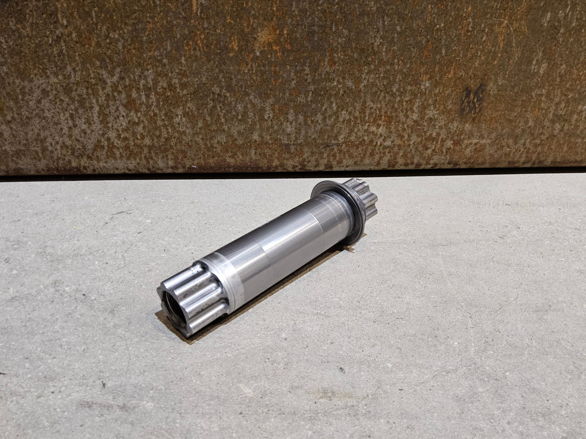 Zubehör von SRM, SRM POWERMETER ORIGIN ROAD SPINDLE 30MM 134MM in variant_title vor USEDBIKES - OB.DE Hintergrund