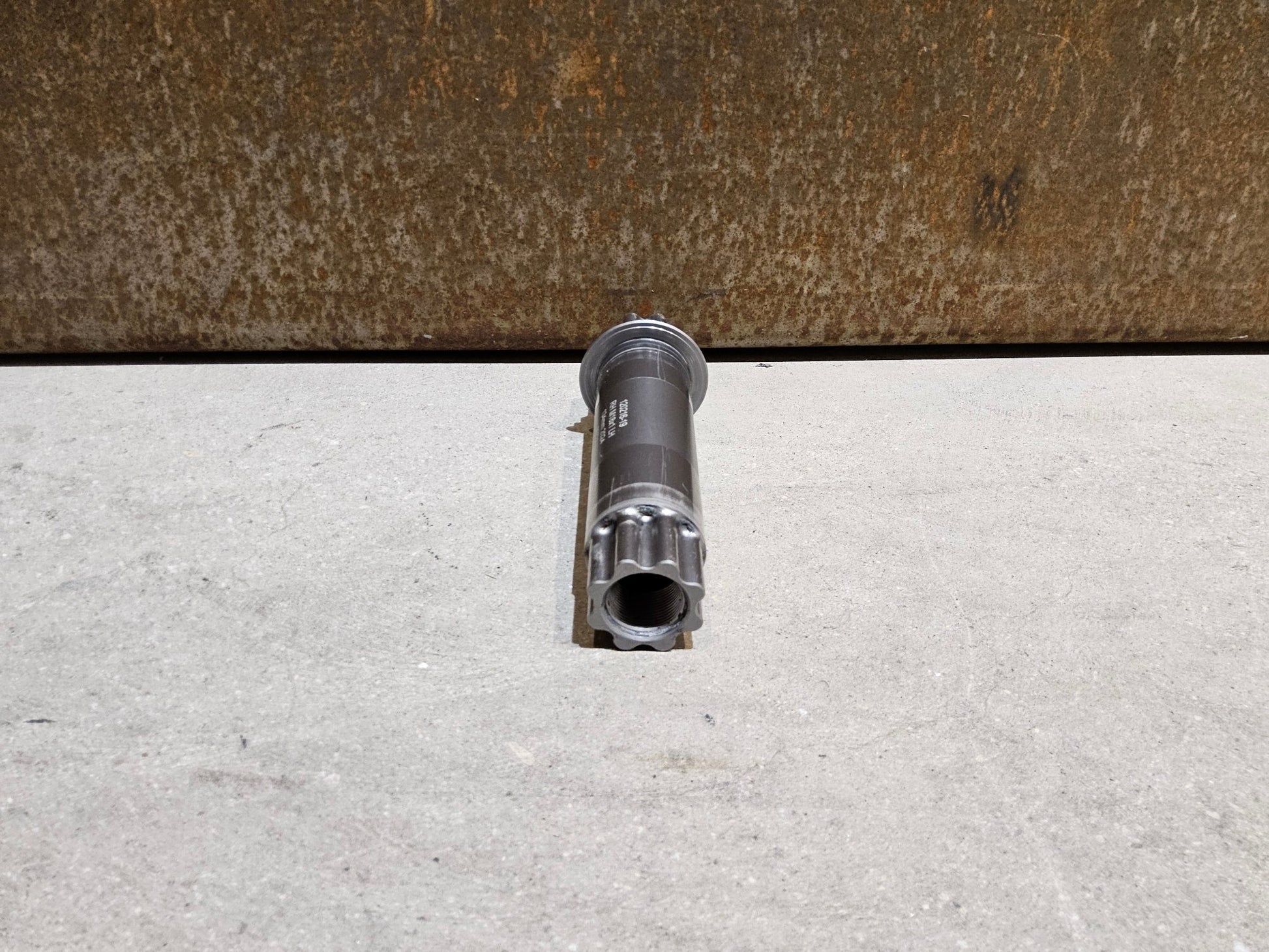 Zubehör von SRM, SRM POWERMETER ORIGIN ROAD SPINDLE 30MM 134MM in variant_title vor USEDBIKES - OB.DE Hintergrund