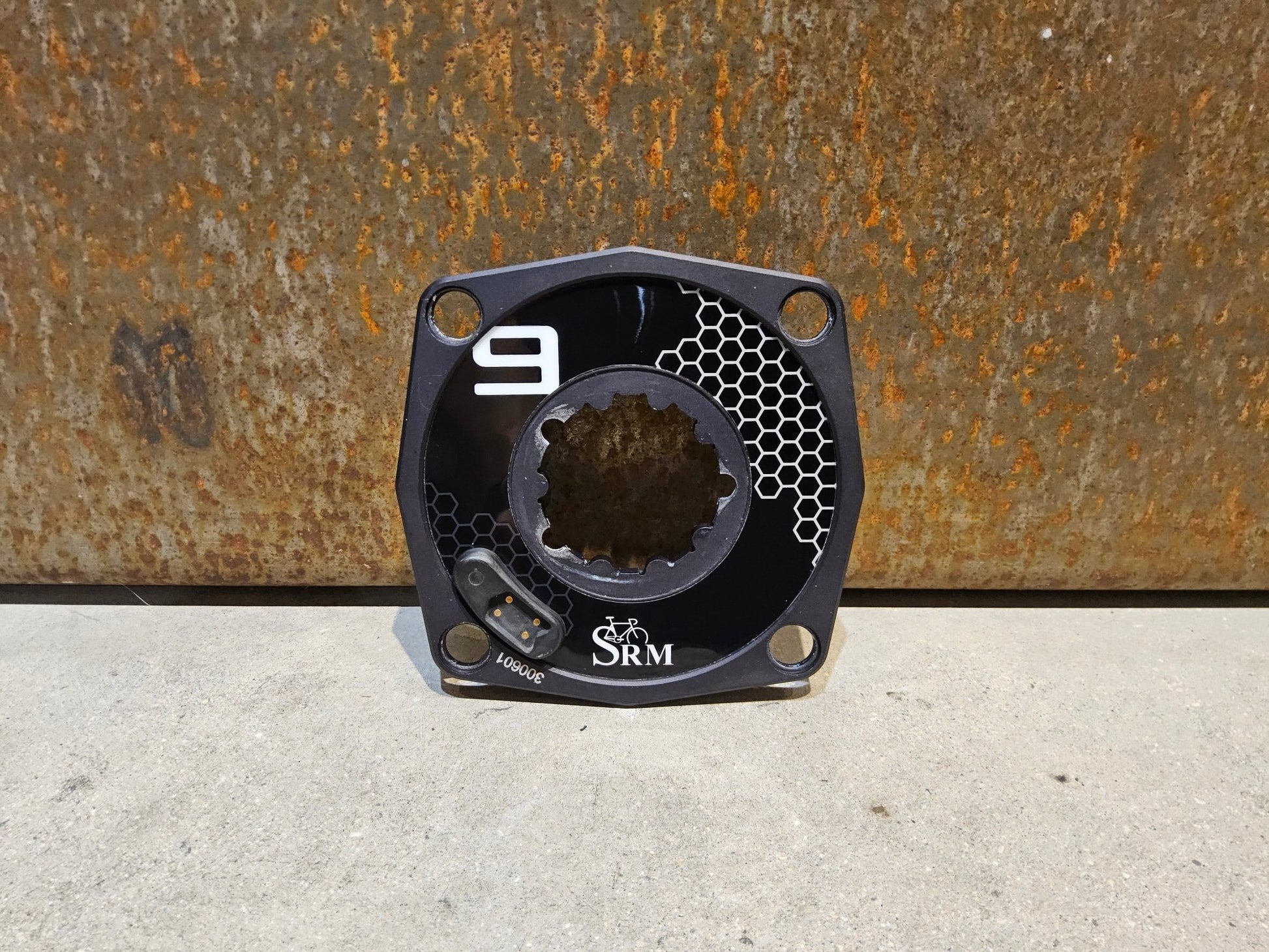 Powermeter von SRM, SRM POWERMETER SPIDER SRAM 3 - BOLT BOOST MTB 104BCD vor USEDBIKES - OB.DE Hintergrund