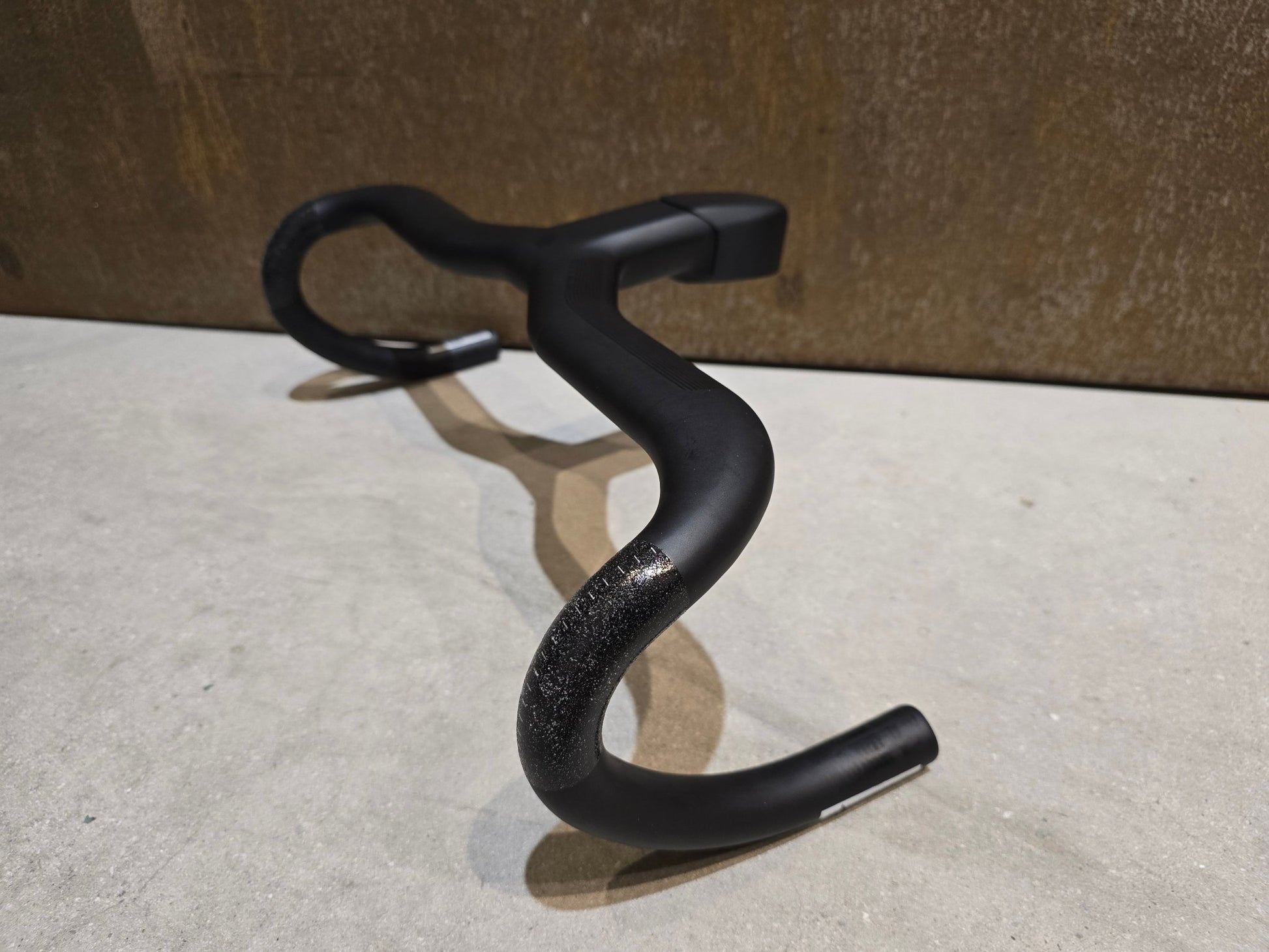 Lenker von Syncros, SYNCROS CRESTON IC SL LENKER - / VORBAUEINHEIT 440 / 120MM in variant_title vor USEDBIKES - OB.DE Hintergrund