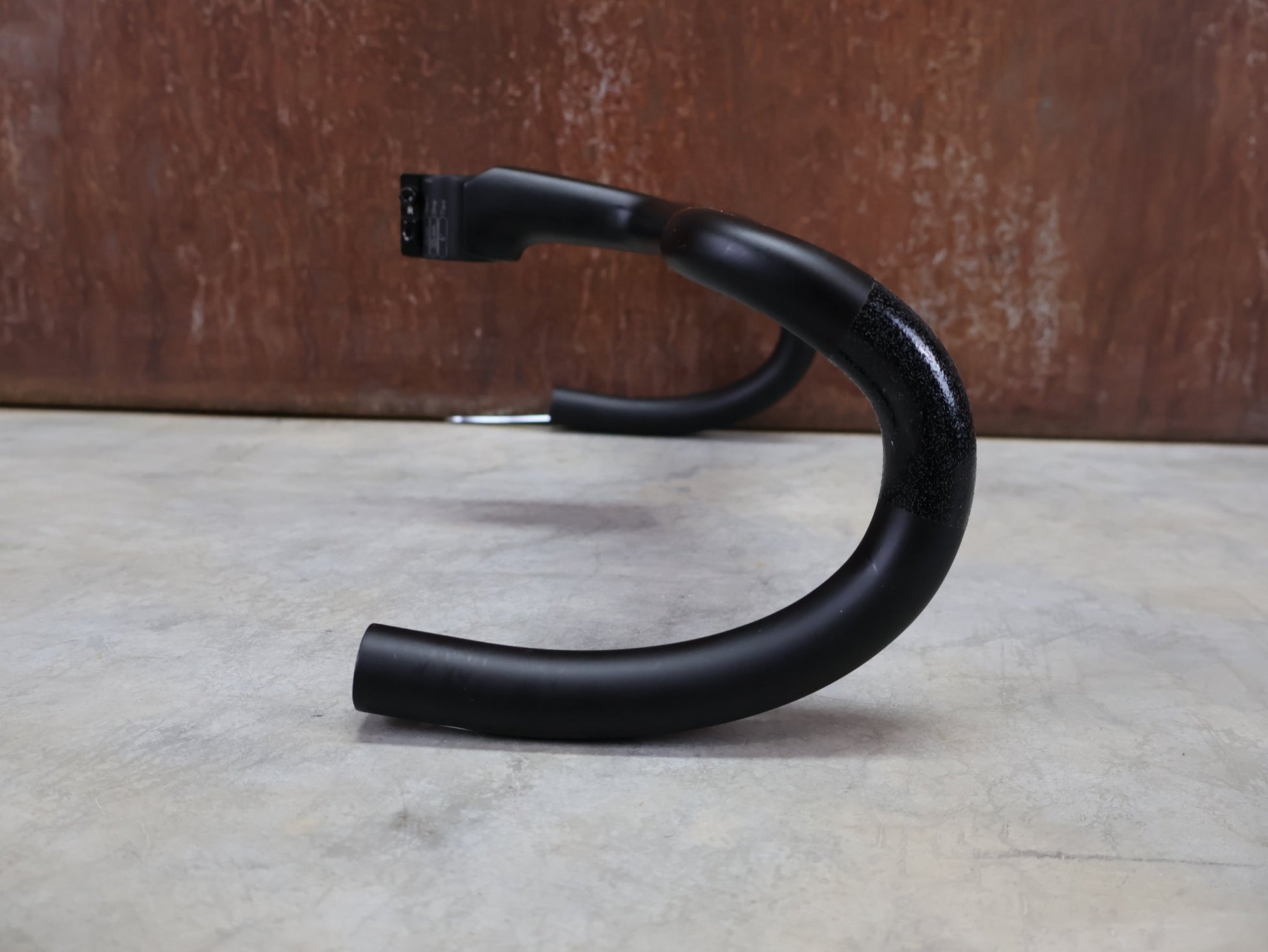 Lenker von Syncros, SYNCROS IC - R100 - SL LENKER - / VORBAUEINHEIT 400 / 110MM vor USEDBIKES - OB.DE Hintergrund