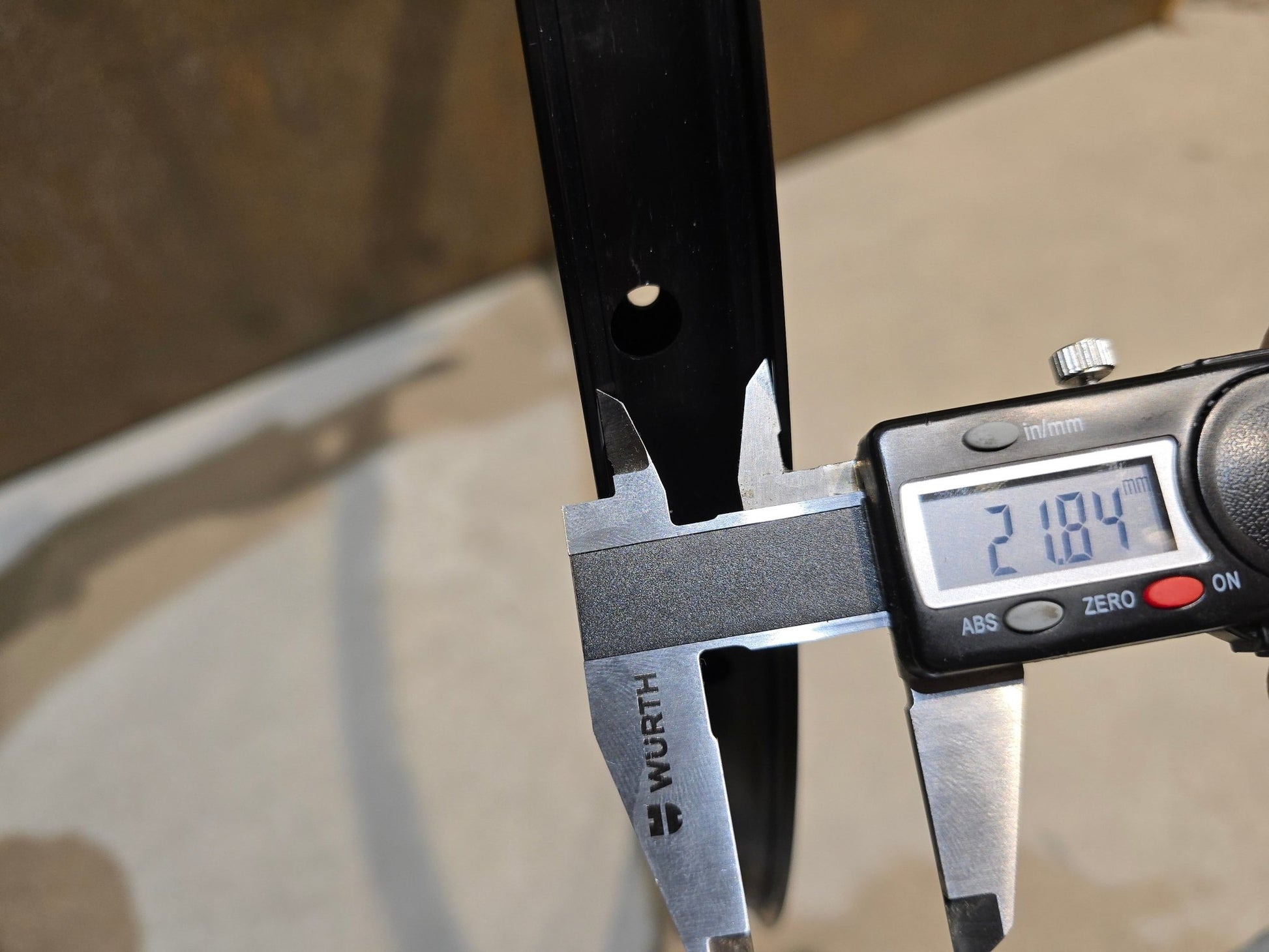 Laufrad/Laufradsatz von Syncros, SYNCROS RP 2.0 DISC FELGE 700C / 32 LOCH in variant_title vor USEDBIKES - OB.DE Hintergrund