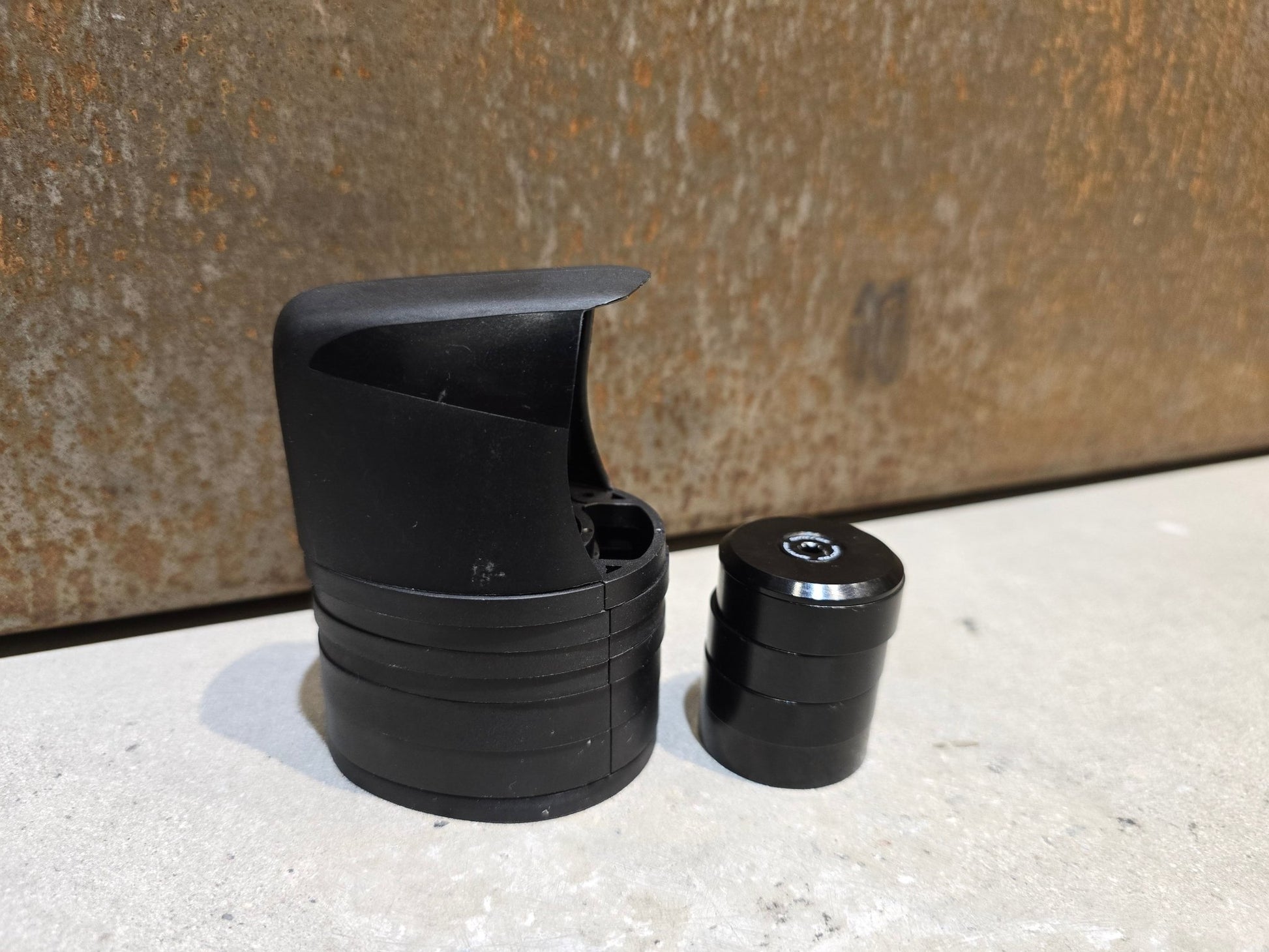 Vorbau von Syncros, SYNCROS RR 1.5 VORBAU 110 / 120MM / INKL. SPACER in variant_title vor USEDBIKES - OB.DE Hintergrund