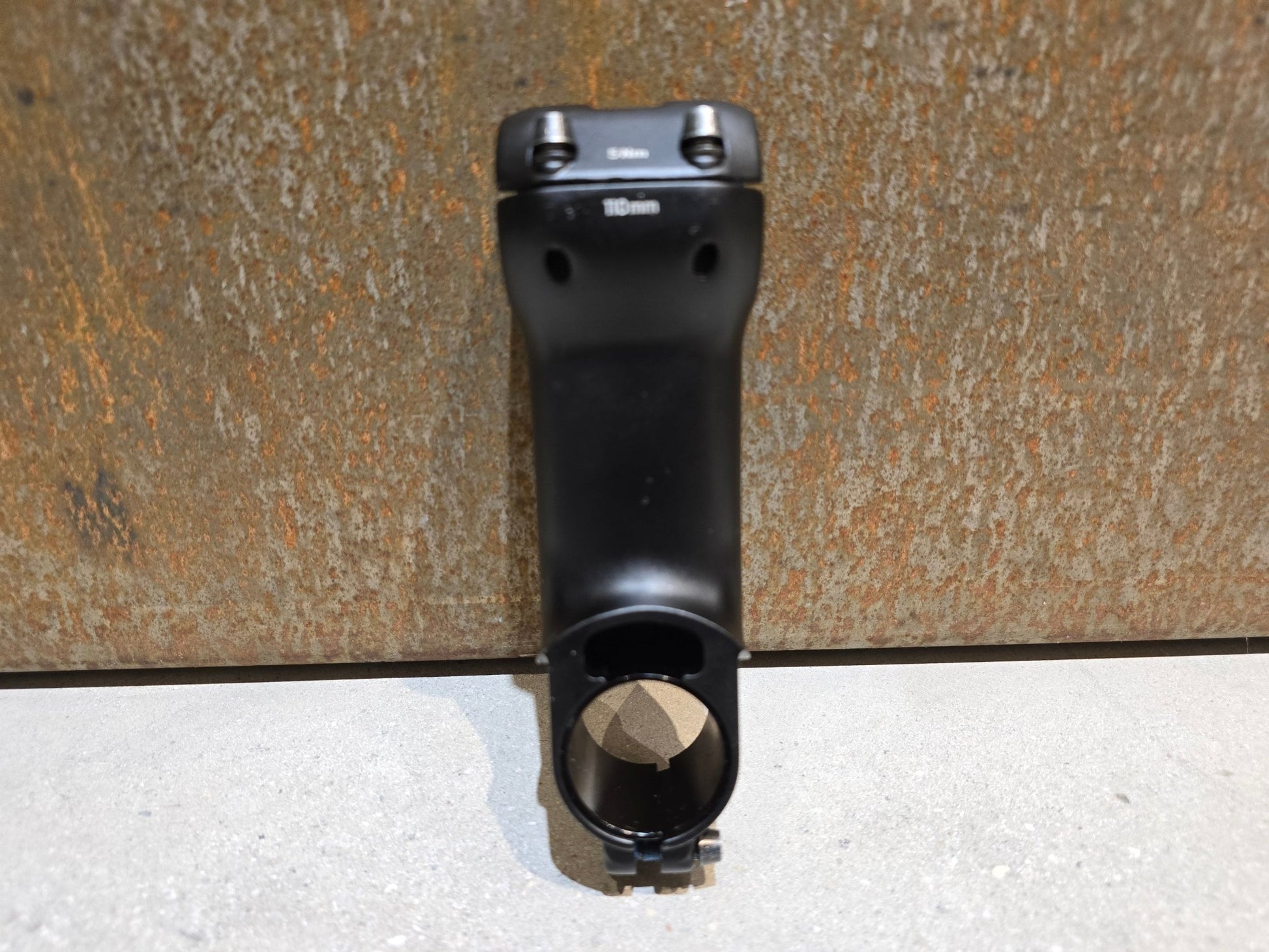 Vorbau von Syncros, SYNCROS RR 1.5 VORBAU 110 / 120MM / INKL. SPACER in variant_title vor USEDBIKES - OB.DE Hintergrund