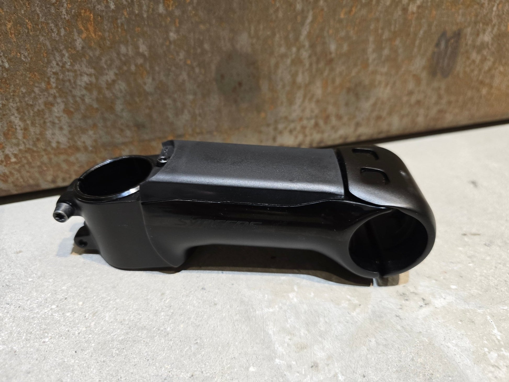 Vorbau von Syncros, SYNCROS RR 1.5 VORBAU 110 / 120MM / OHNE ZUBEHÖR in variant_title vor USEDBIKES - OB.DE Hintergrund