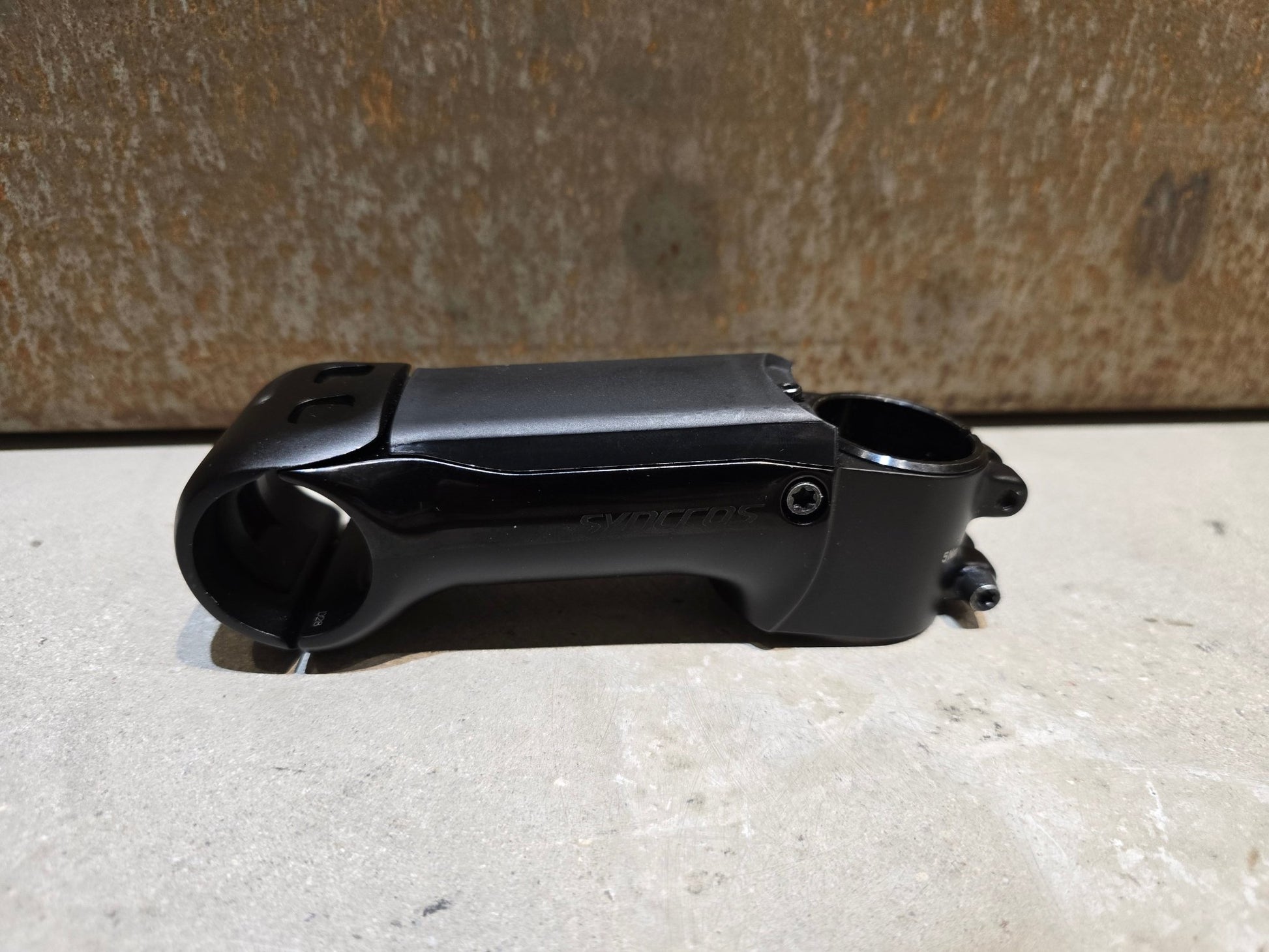 Vorbau von Syncros, SYNCROS RR 1.5 VORBAU 110 / 120MM / OHNE ZUBEHÖR in variant_title vor USEDBIKES - OB.DE Hintergrund