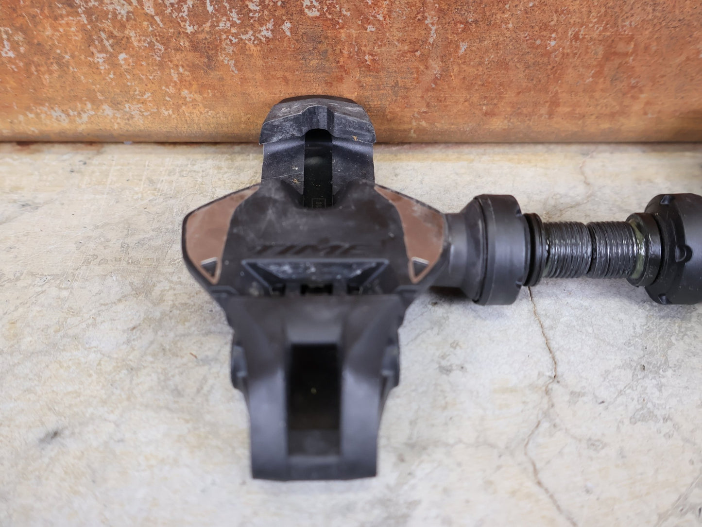 Pedale von Time, TIME XPRO 10 - C1 PEDALE – CARBON – PEDAL CENTER 53 MM – ICLIC vor USEDBIKES - OB.DE Hintergrund