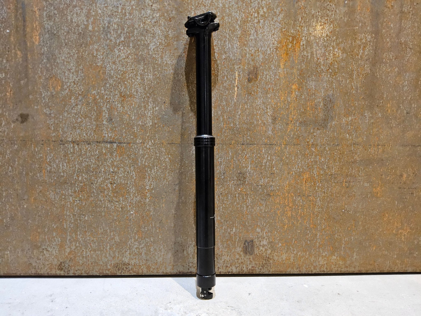 Sattelstütze von TranzX, TRANZX JD - YSP DROPPER POST SATTELSTÜTZE 34,9MM 170MM HUB in variant_title vor USEDBIKES - OB.DE Hintergrund