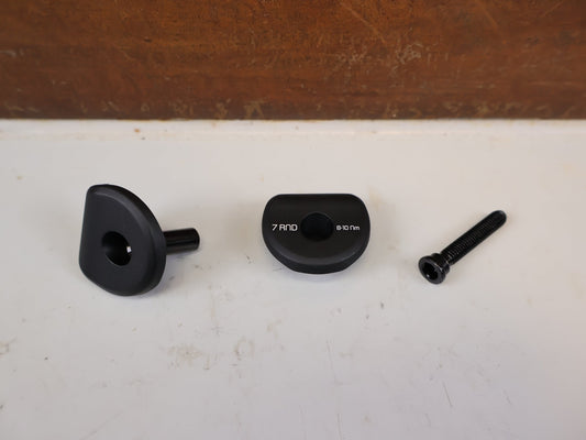 Zubehör von Trek, TREK 2-BOLT SATTEL KLEMMBACKEN 7X7MM SADDLE CLAMP / HAN W524900 vor USEDBIKES-OB.DE Hintergrund