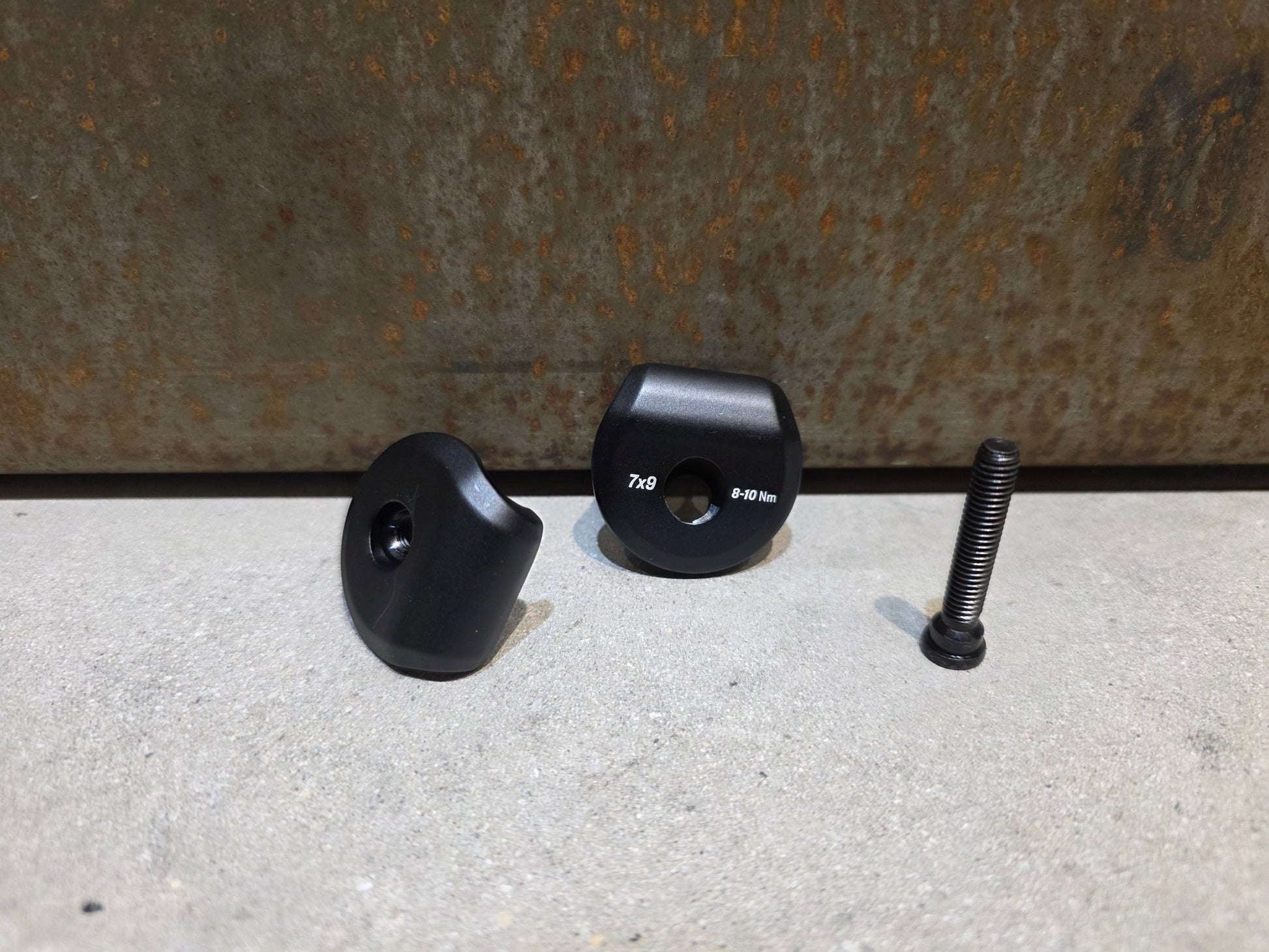 Zubehör von Trek, TREK 2 - BOLT SATTELSTÜTZEN SATTEL KLEMMBACKEN / W5256105 / 7 X 9MM vor USEDBIKES - OB.DE Hintergrund