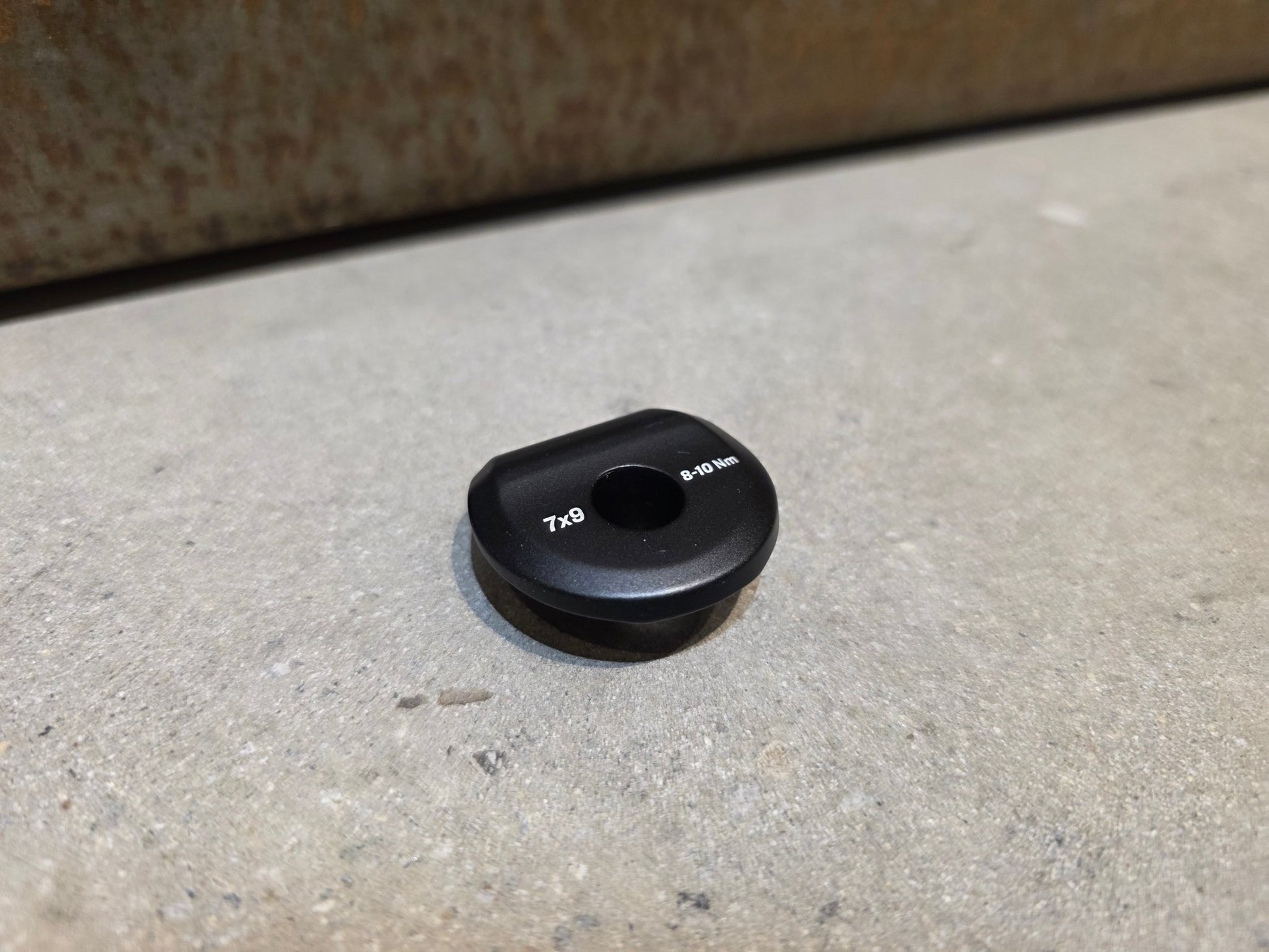 Zubehör von Trek, TREK 2 - BOLT SATTELSTÜTZEN SATTEL KLEMMBACKEN / W5256105 / 7 X 9MM vor USEDBIKES - OB.DE Hintergrund