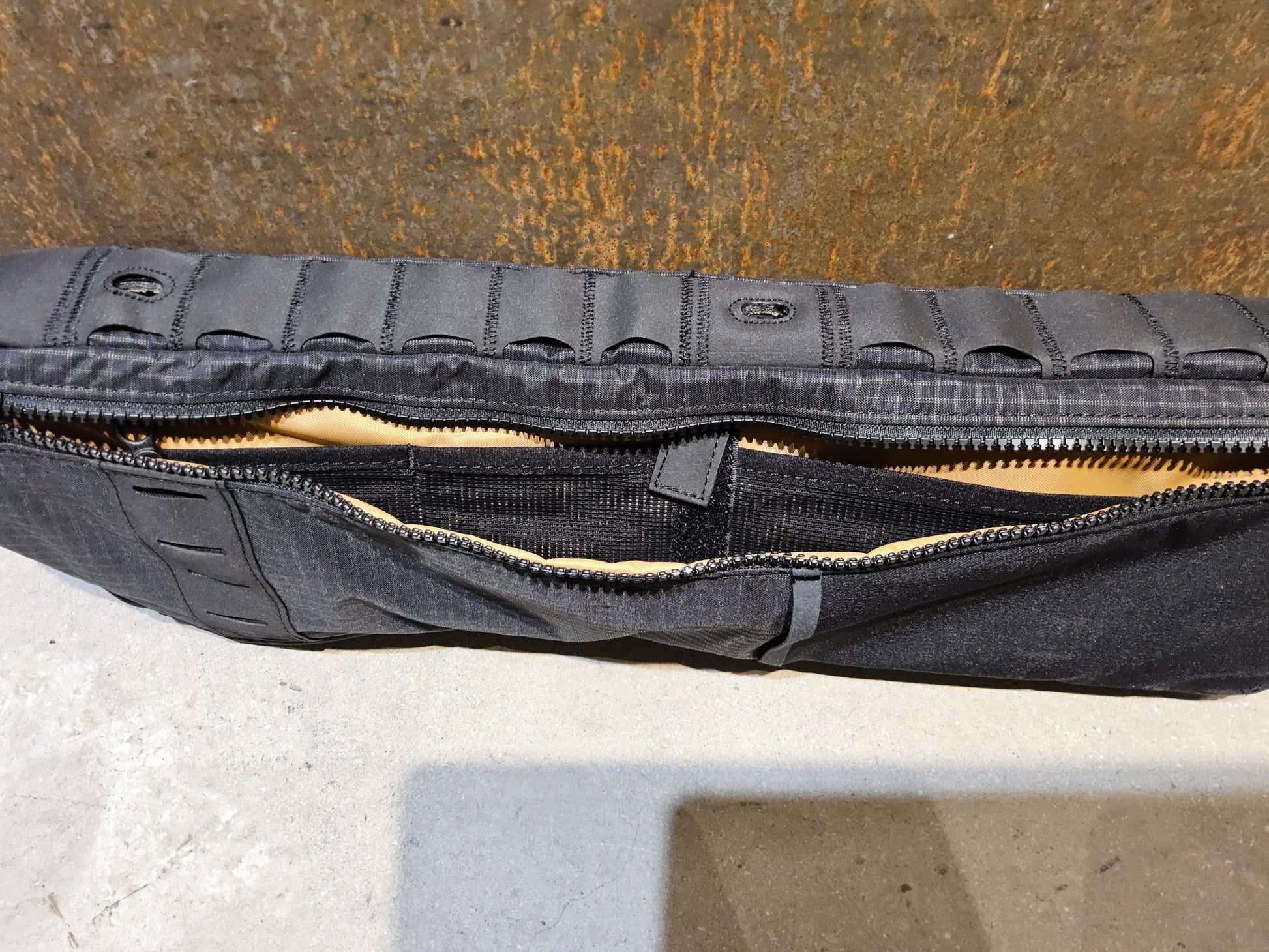 Taschen & Rucksäcke von Trek, TREK ADVENTURE FRAMEBAG RAHMENTASCHE / 2.6 LITER vor USEDBIKES - OB.DE Hintergrund