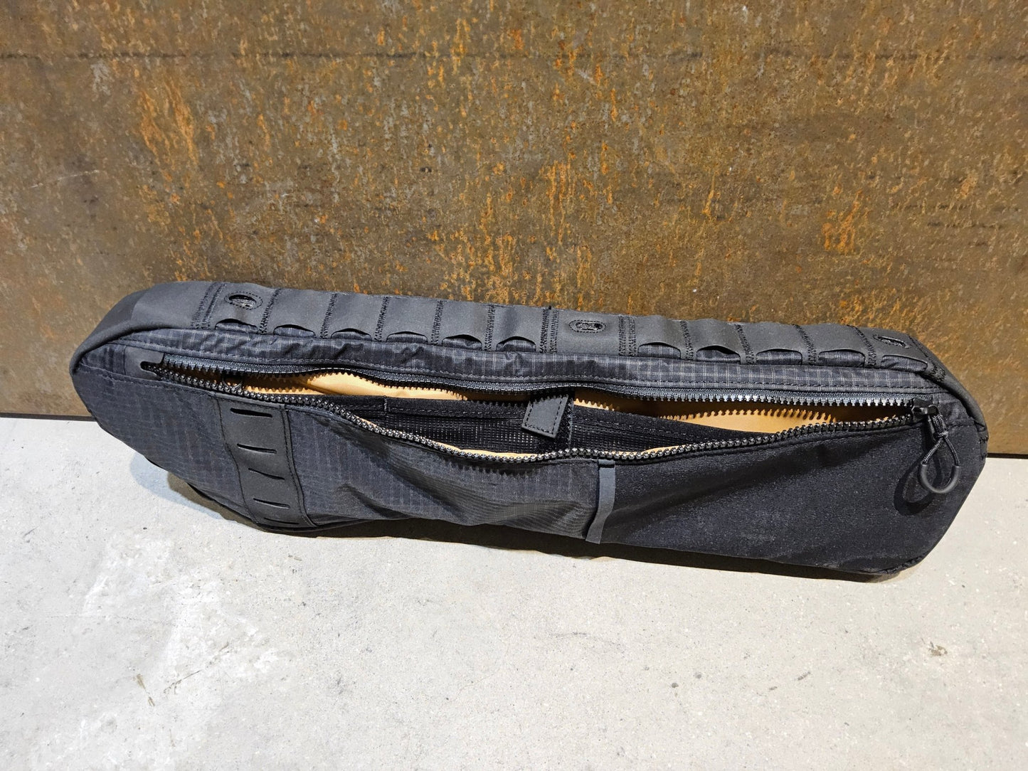 Taschen & Rucksäcke von Trek, TREK ADVENTURE FRAMEBAG RAHMENTASCHE / 2.6 LITER vor USEDBIKES - OB.DE Hintergrund