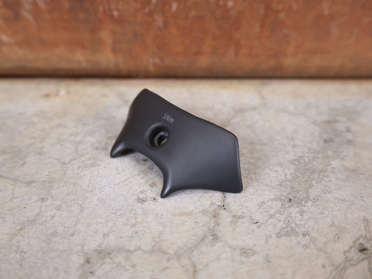 Zubehör von Trek, TREK AEOLUS BARSTEM ROUTING COVER / INTEGRIERT – ORIGINAL ERSATZTEIL W597991 vor USEDBIKES - OB.DE Hintergrund