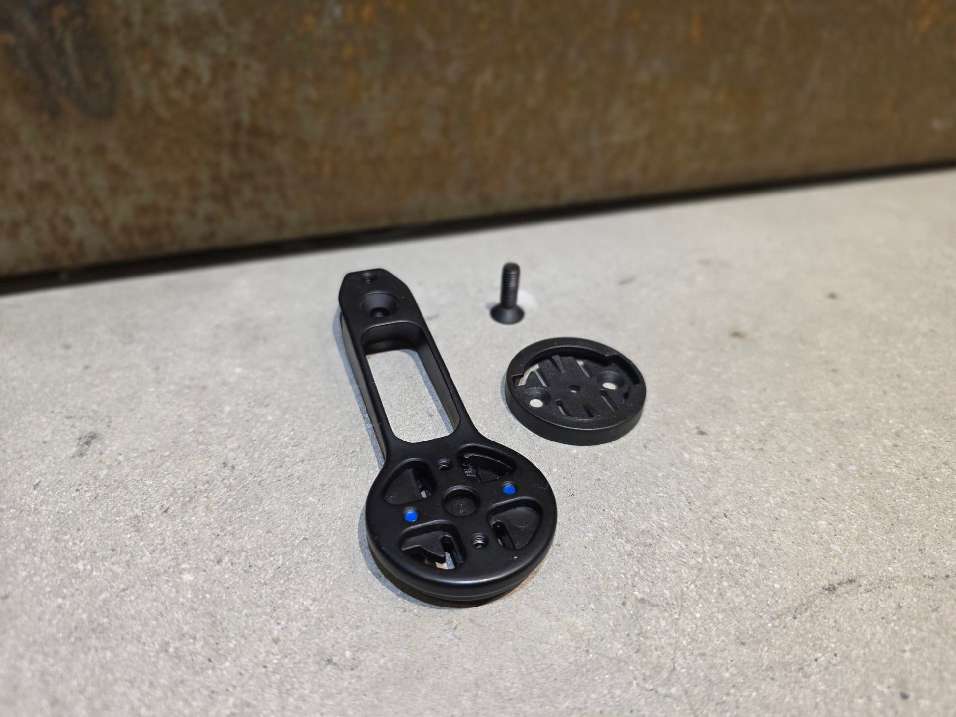 Computerhalterung von Trek, TREK AERO RSL BARSTEM PRO BLENDR MOUNT COMPUTERMOUNT in variant_title vor USEDBIKES - OB.DE Hintergrund