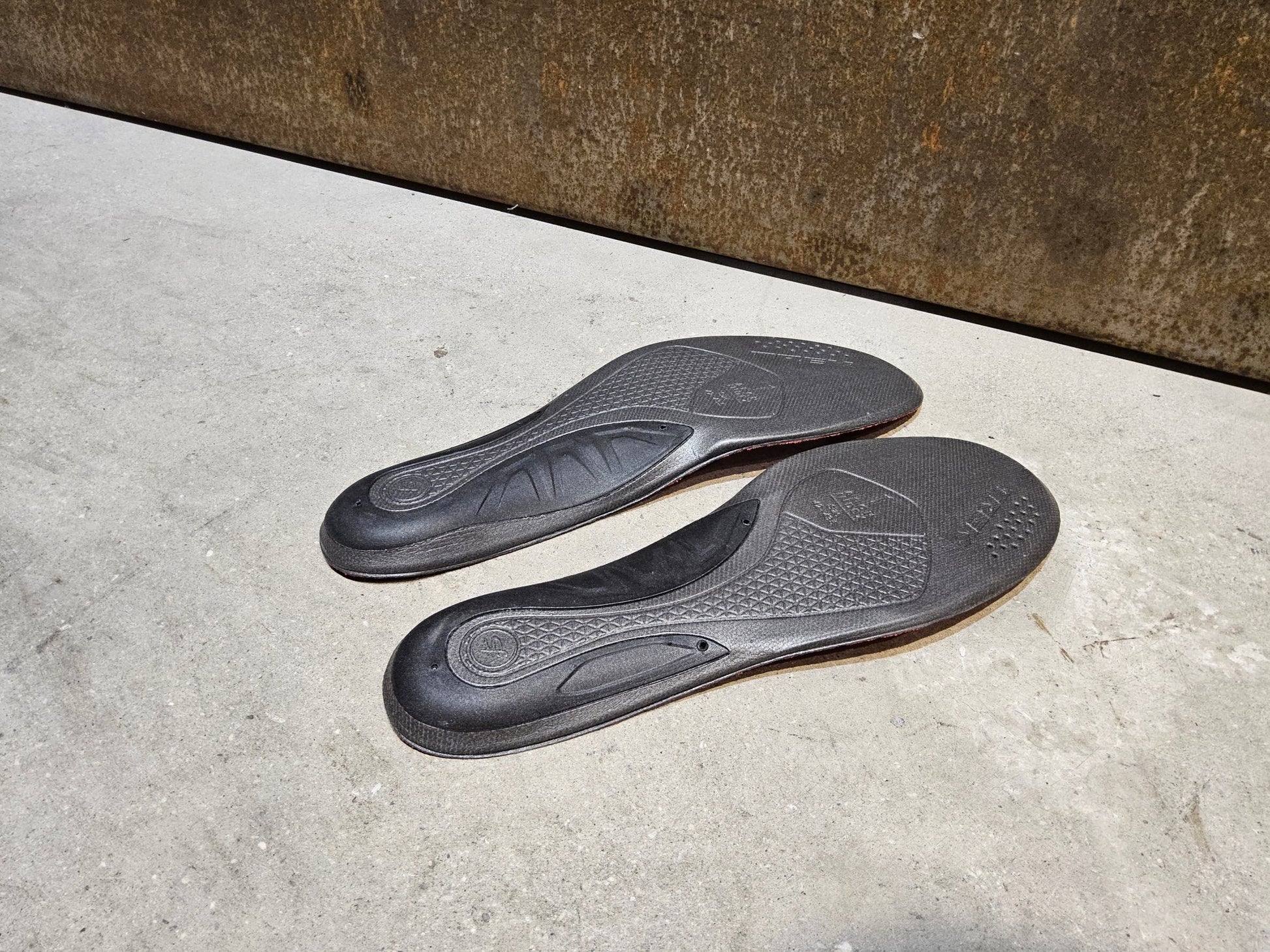 Sonstiges von Trek, TREK BIODYNAMIC FAHRRADEINLEGESOHLEN / FLACHE FUßGEWÖLBE / 42 - 43,5 vor USEDBIKES - OB.DE Hintergrund