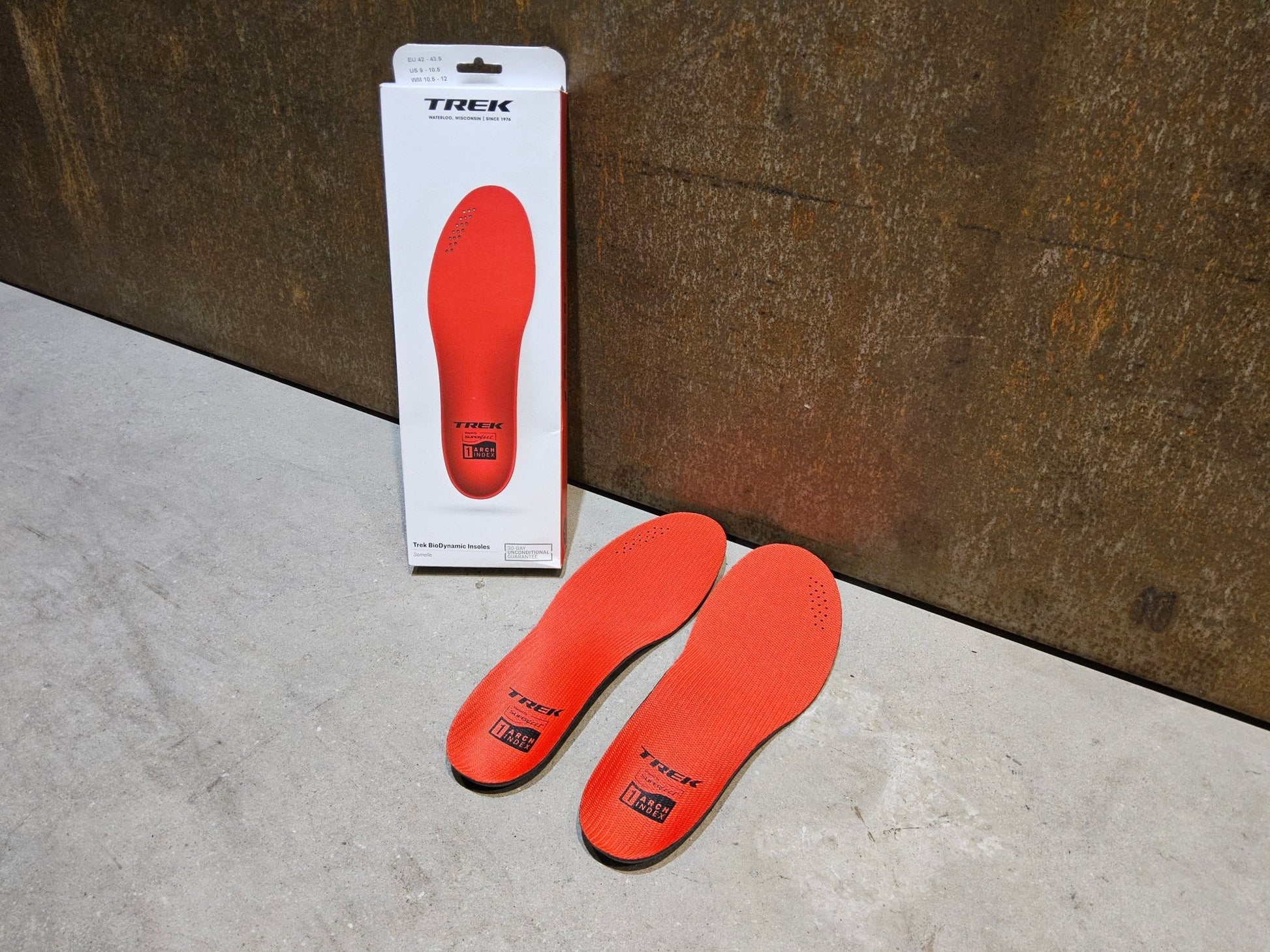 Sonstiges von Trek, TREK BIODYNAMIC FAHRRADEINLEGESOHLEN / FLACHE FUßGEWÖLBE / 42 - 43,5 vor USEDBIKES - OB.DE Hintergrund