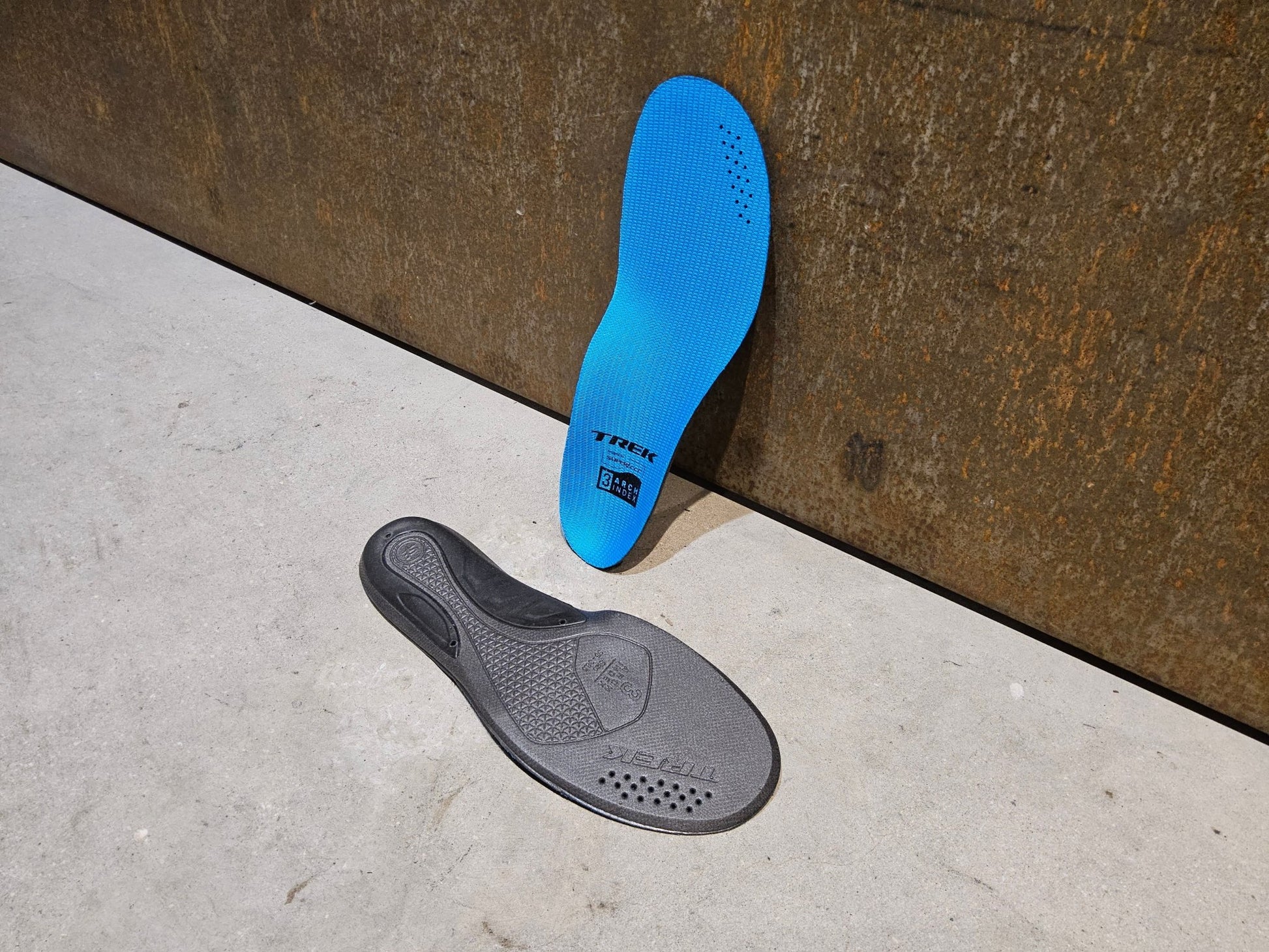 Sonstiges von Trek, TREK BIODYNAMIC FAHRRADEINLEGESOHLEN / HOHE FUßGEWÖLBE / 36 - 38.5 vor USEDBIKES - OB.DE Hintergrund