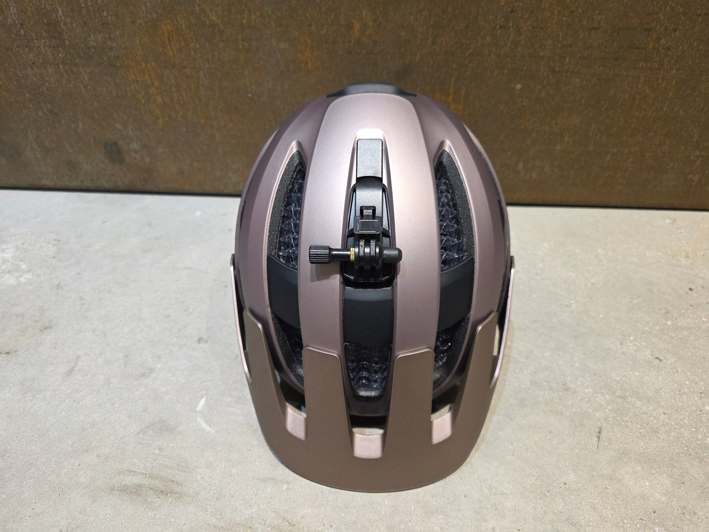 Helme von Trek, TREK BLAZE WAVECEL FAHRRADHELM / BRONZE AGE BLACK vor USEDBIKES - OB.DE Hintergrund
