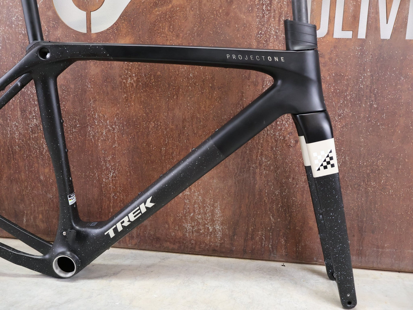 Gravel - /Cyclocrossrahmen von Trek, TREK CHECKMATE SLR RAHMENSET / M vor USEDBIKES - OB.DE Hintergrund