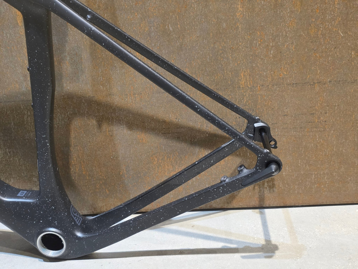 Gravel - /Cyclocrossrahmen von Trek, TREK CHECKMATE SLR RAHMENSET / M vor USEDBIKES - OB.DE Hintergrund