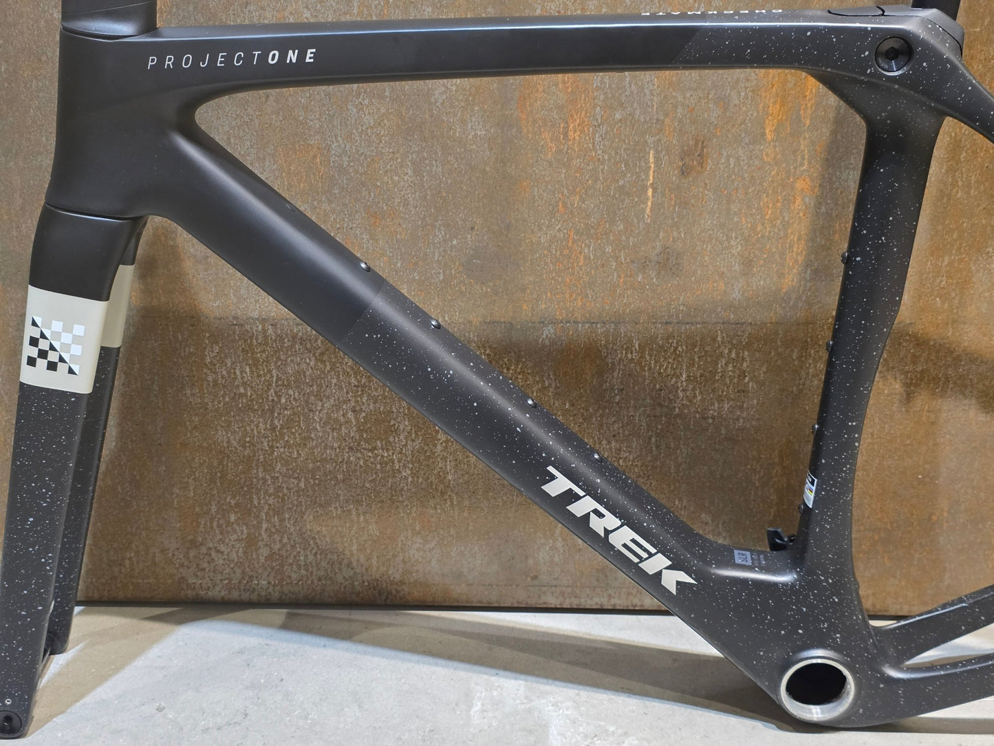 Gravel - /Cyclocrossrahmen von Trek, TREK CHECKMATE SLR RAHMENSET / M vor USEDBIKES - OB.DE Hintergrund