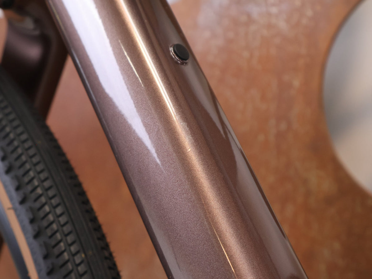 Gravel/Cyclocross von Trek, Trek Checkpoint ALR 5 Gen 3 Bronze Age SRAM Apex / XS vor USEDBIKES-OB.DE Hintergrund